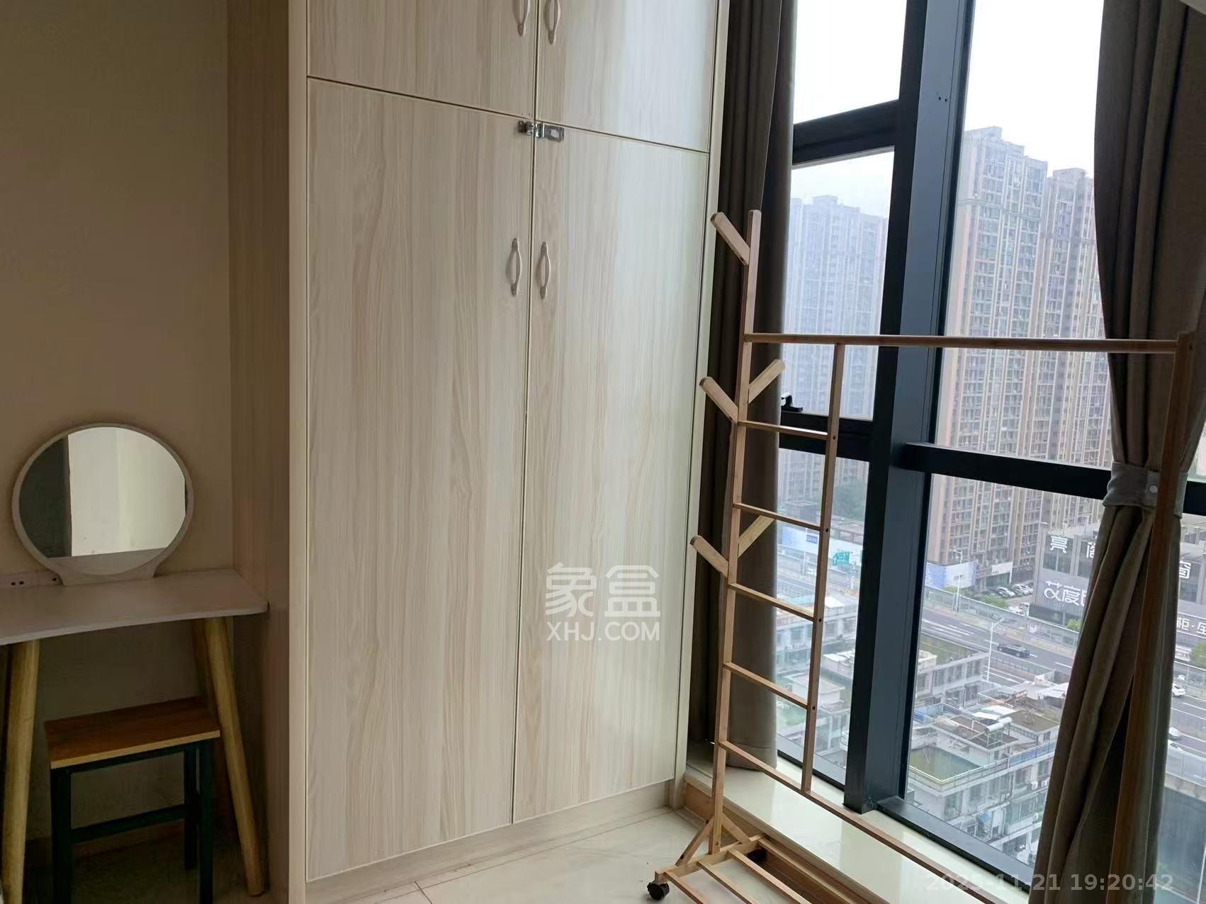 东盈商业广场(华泉城市广场) 1室0厅0卫 1600.0元/月 东盈商业广场(华泉城市广场) 1室0厅0卫 1600.0元/月室内图