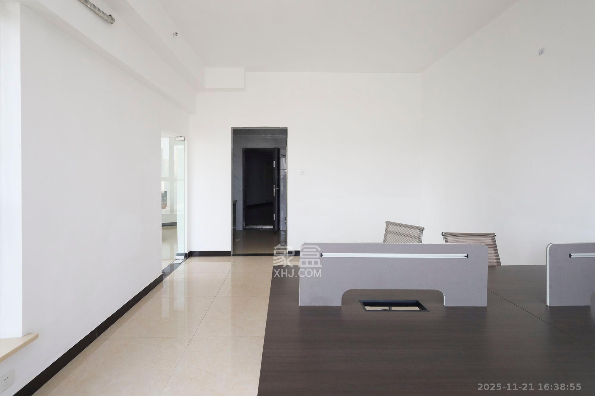 湘诚德峰小区A区 2室1厅1卫 2800.0元/月 湘诚德峰小区A区 2室1厅1卫 2800.0元/月室内图