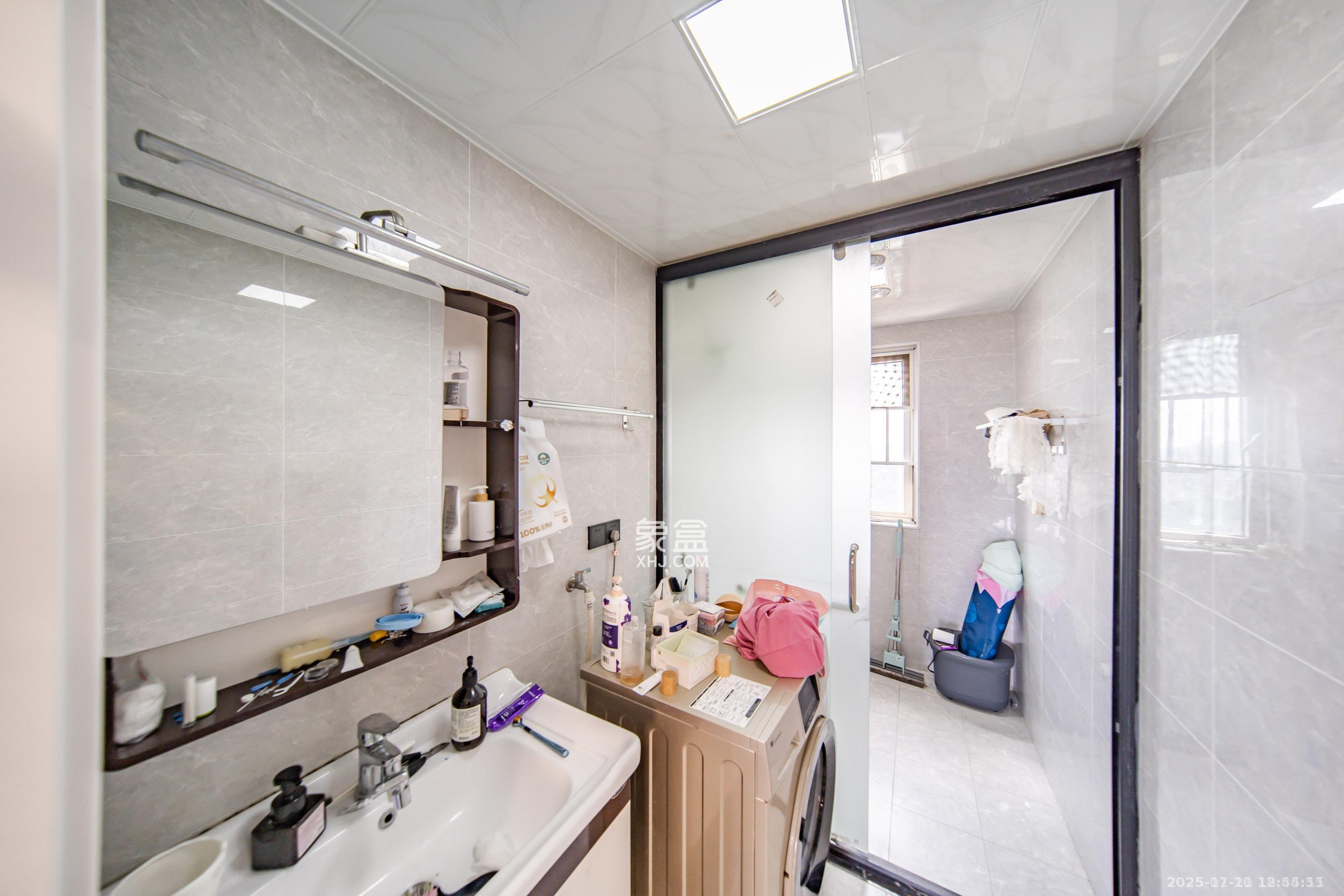 金科世界城 3室2厅2卫 2500.0元/月 金科世界城 3室2厅2卫 2500.0元/月室内图