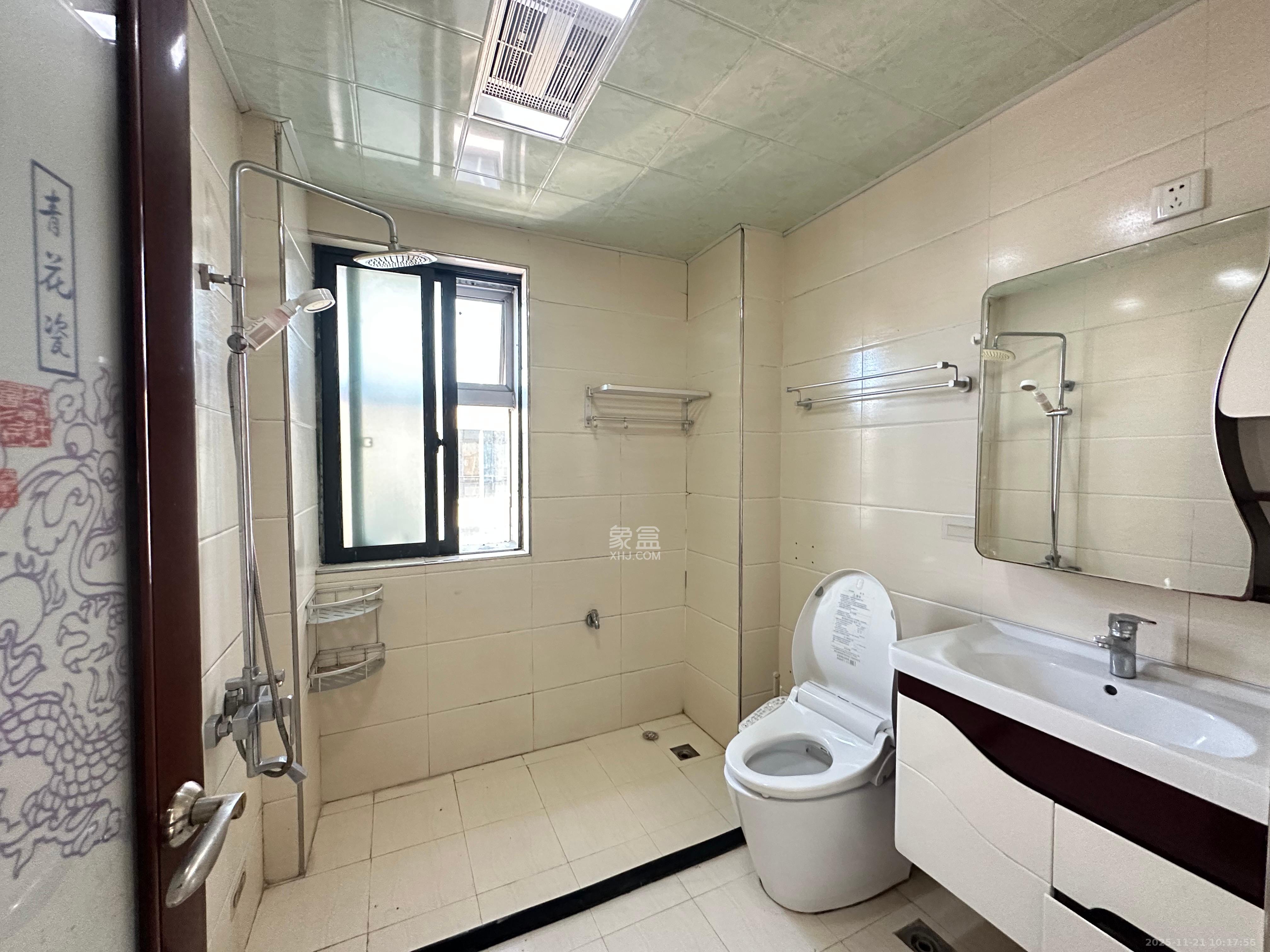 奥克斯广场 3室2厅2卫 3800.0元/月 奥克斯广场 3室2厅2卫 3800.0元/月室内图