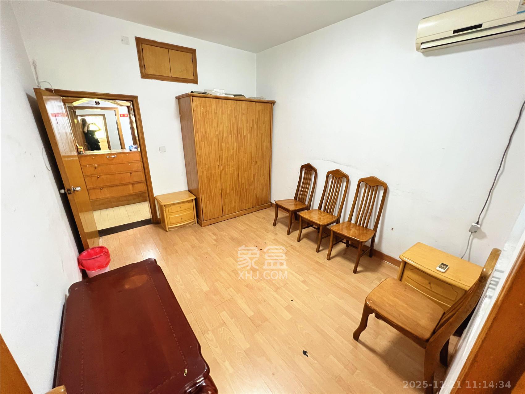 省军区宿舍  3室2厅1卫    2700.0元/月室内图