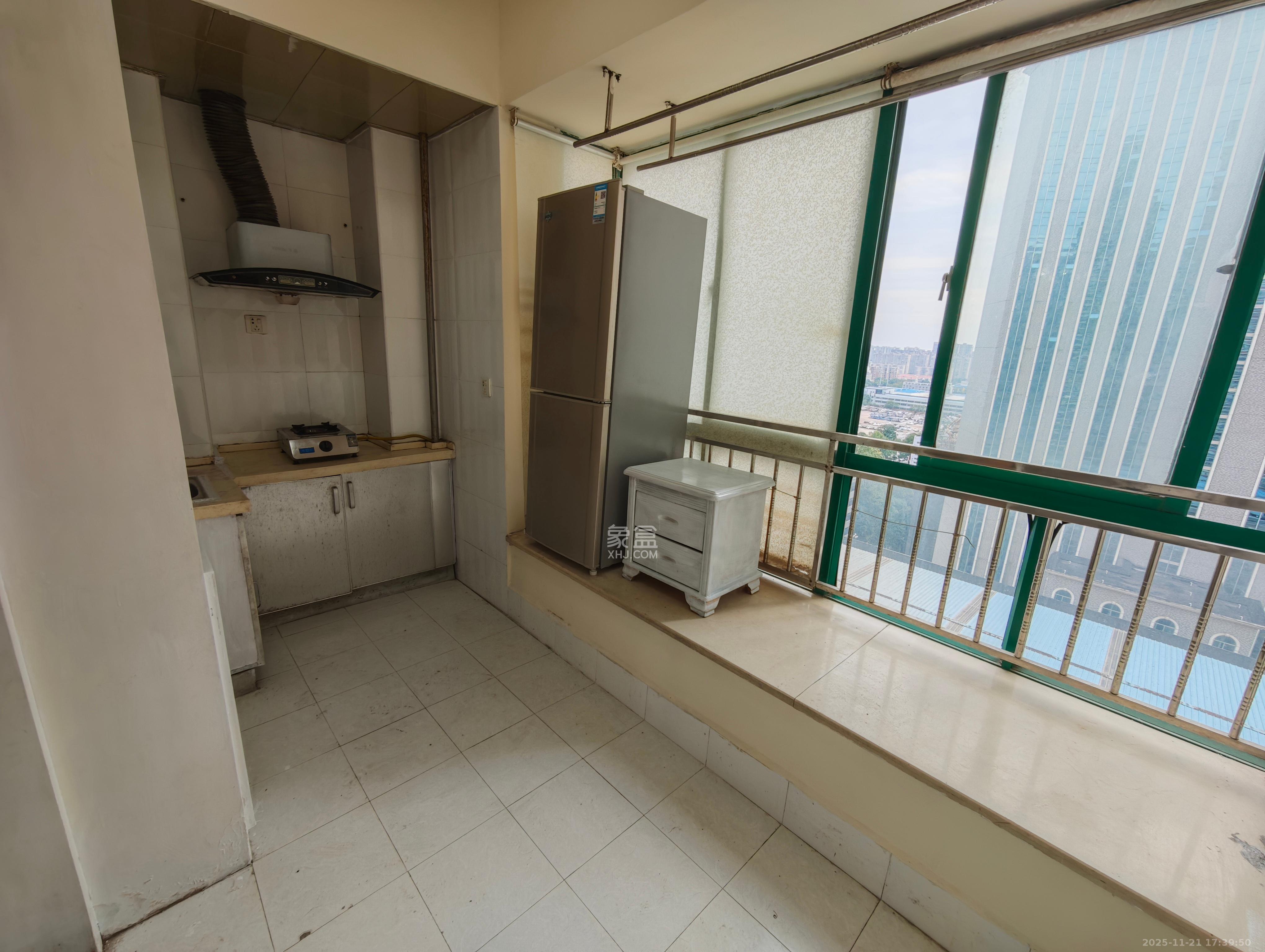 明城公寓  1室1厅1卫    1360.0元/月室内图