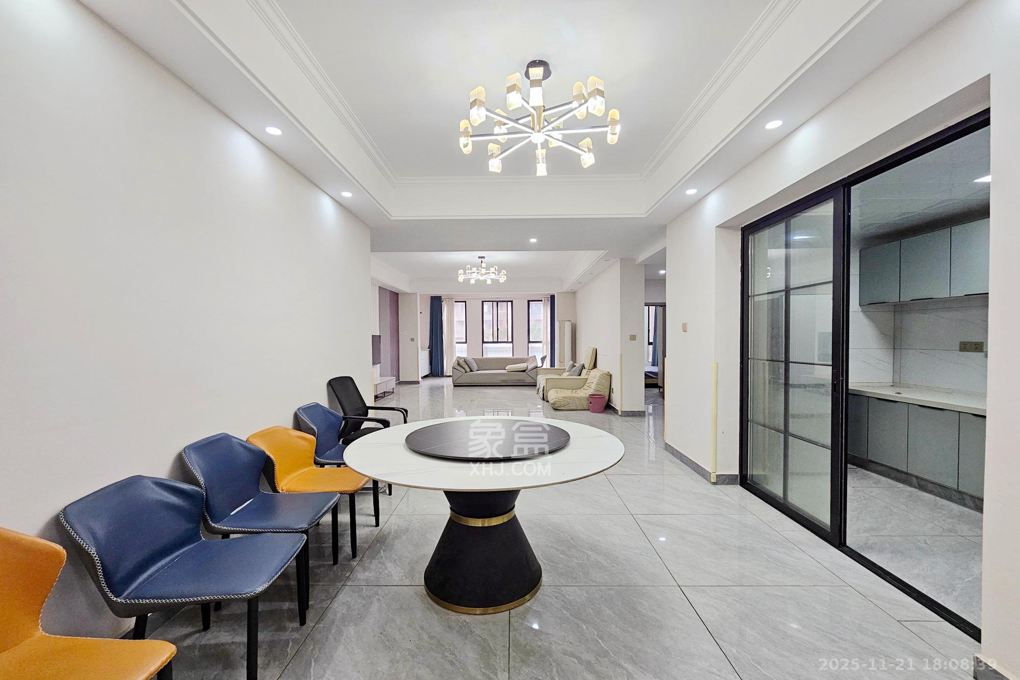 中隆国际御玺 4室2厅3卫 4500.0元/月 中隆国际御玺 4室2厅3卫 4500.0元/月室内图