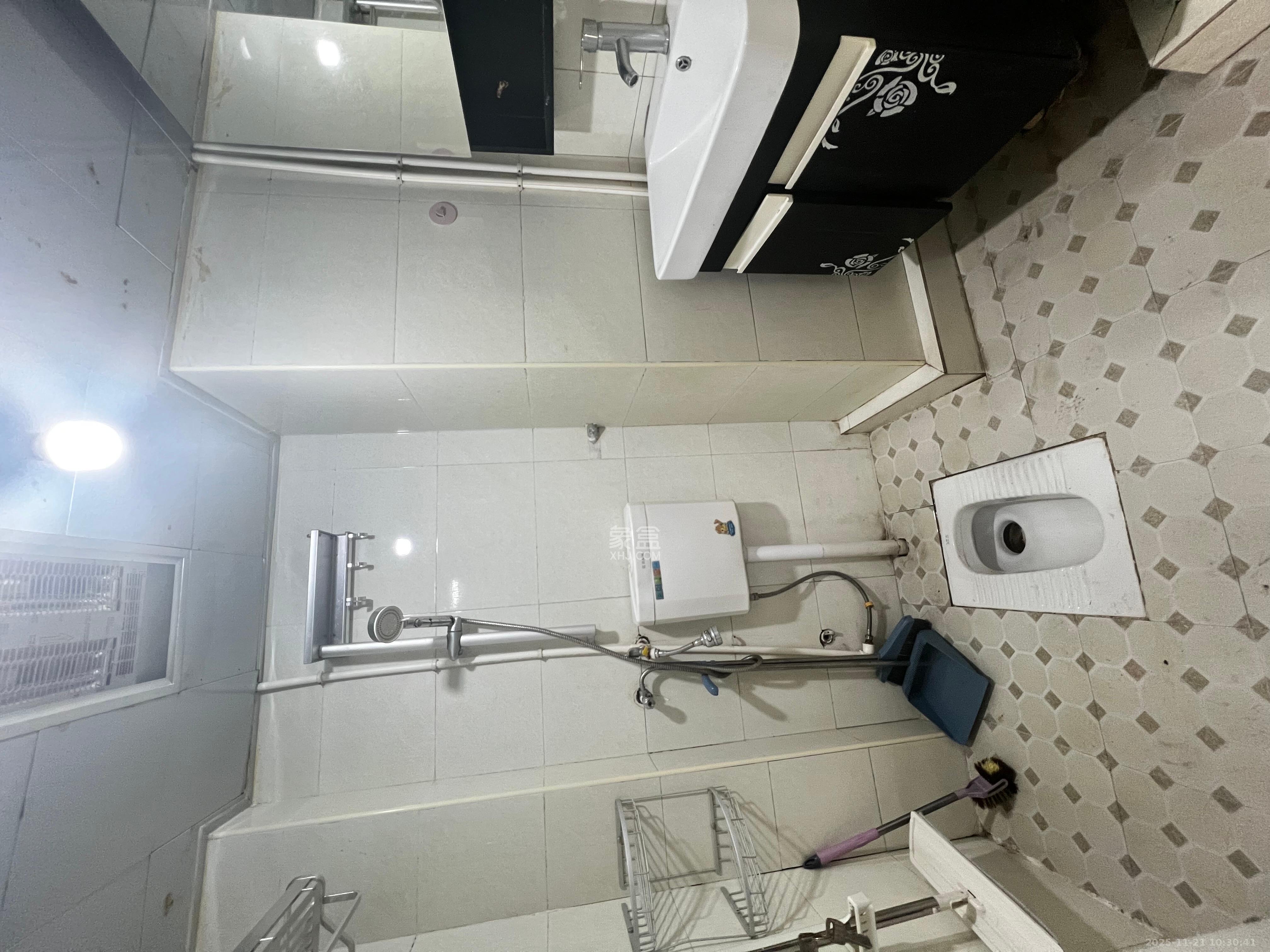 伍家岭生活广场 1室1厅1卫 1200.0元/月 伍家岭生活广场 1室1厅1卫 1200.0元/月室内图