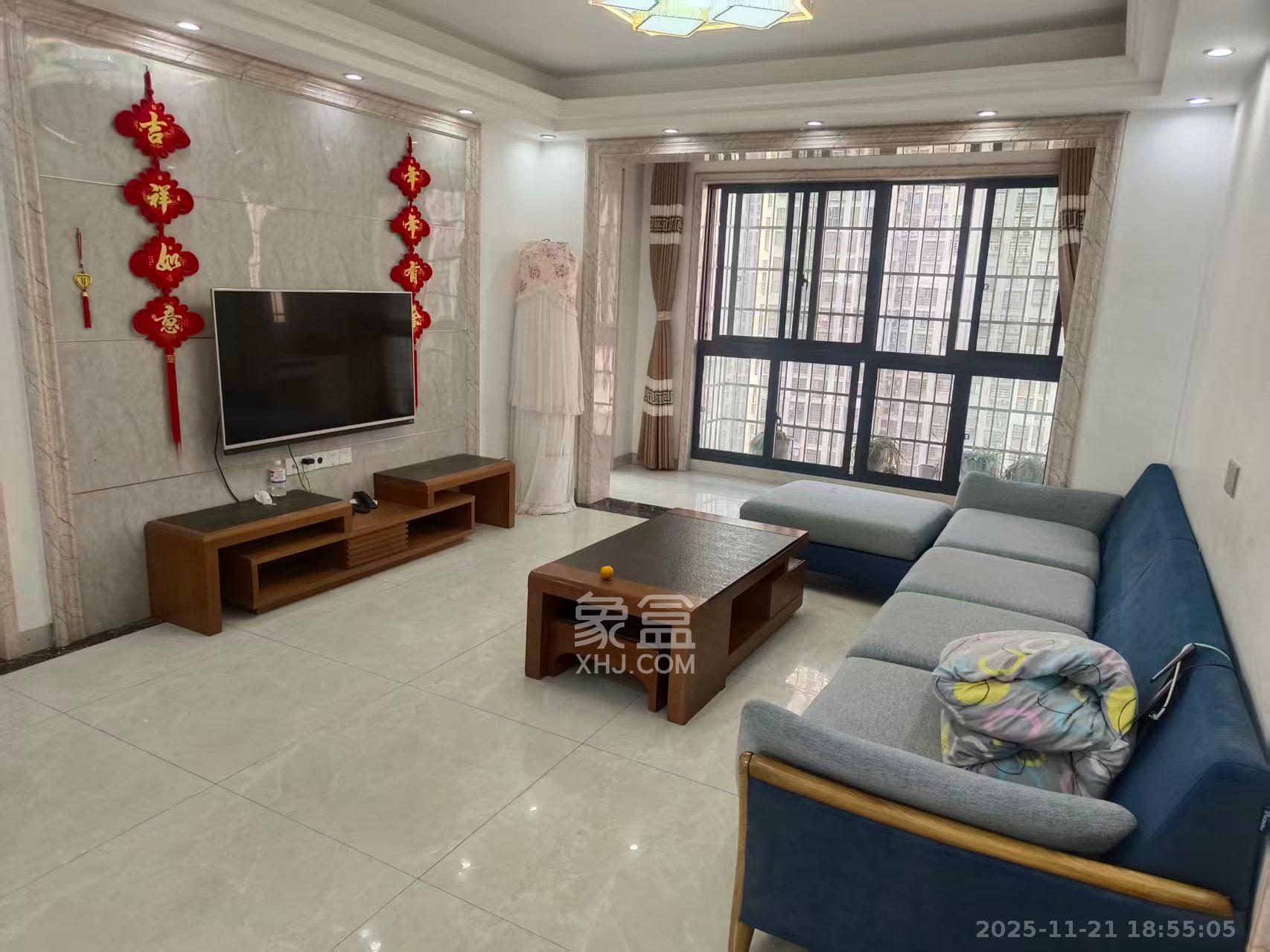 嘉顺苑 3室2厅2卫 2500.0元/月 嘉顺苑 3室2厅2卫 2500.0元/月室内图