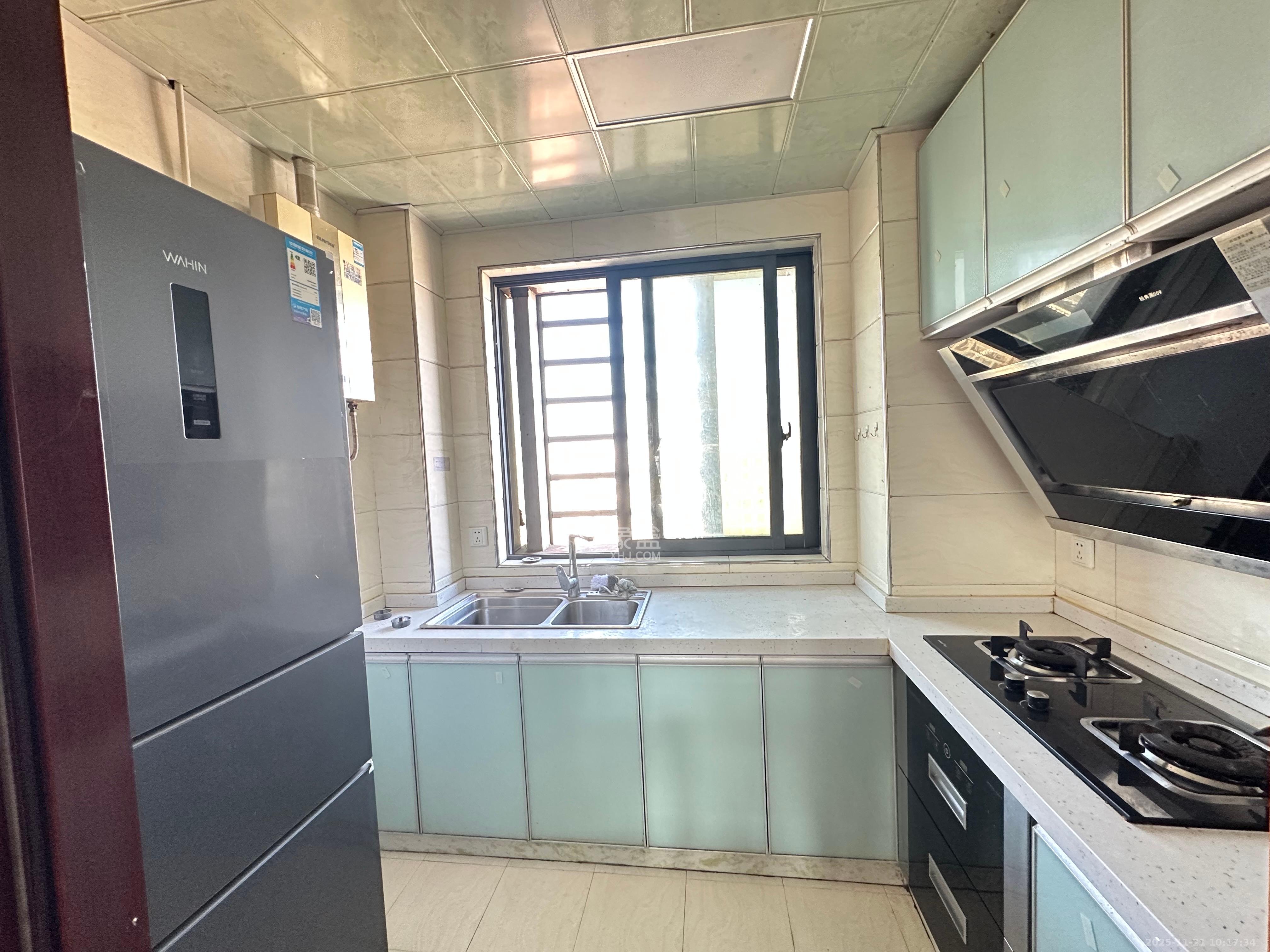 奥克斯广场 3室2厅2卫 3800.0元/月 奥克斯广场 3室2厅2卫 3800.0元/月室内图