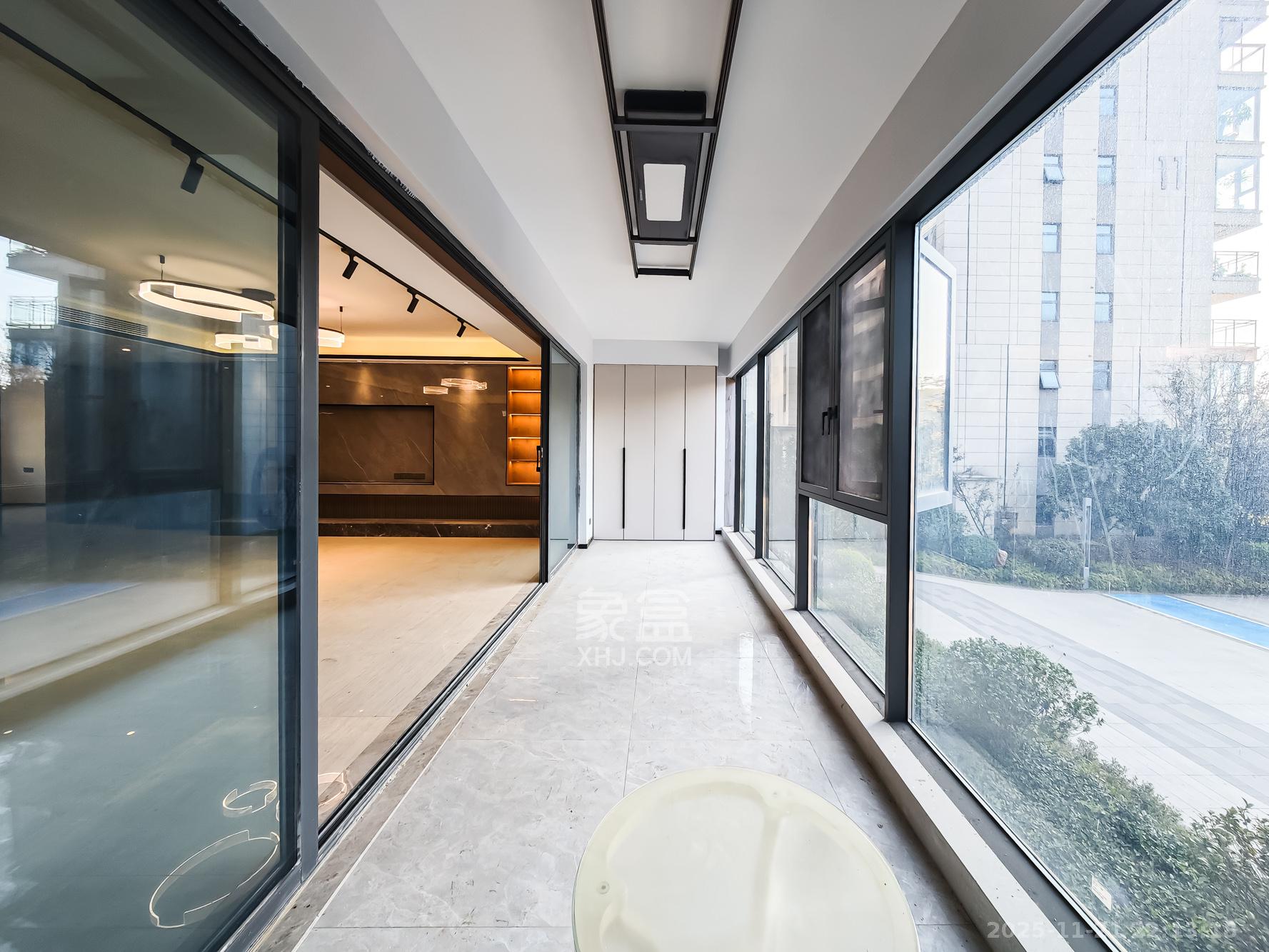 长沙万境潇湘 5室2厅3卫 330.0万 长沙万境潇湘 5室2厅3卫 330.0万阳台