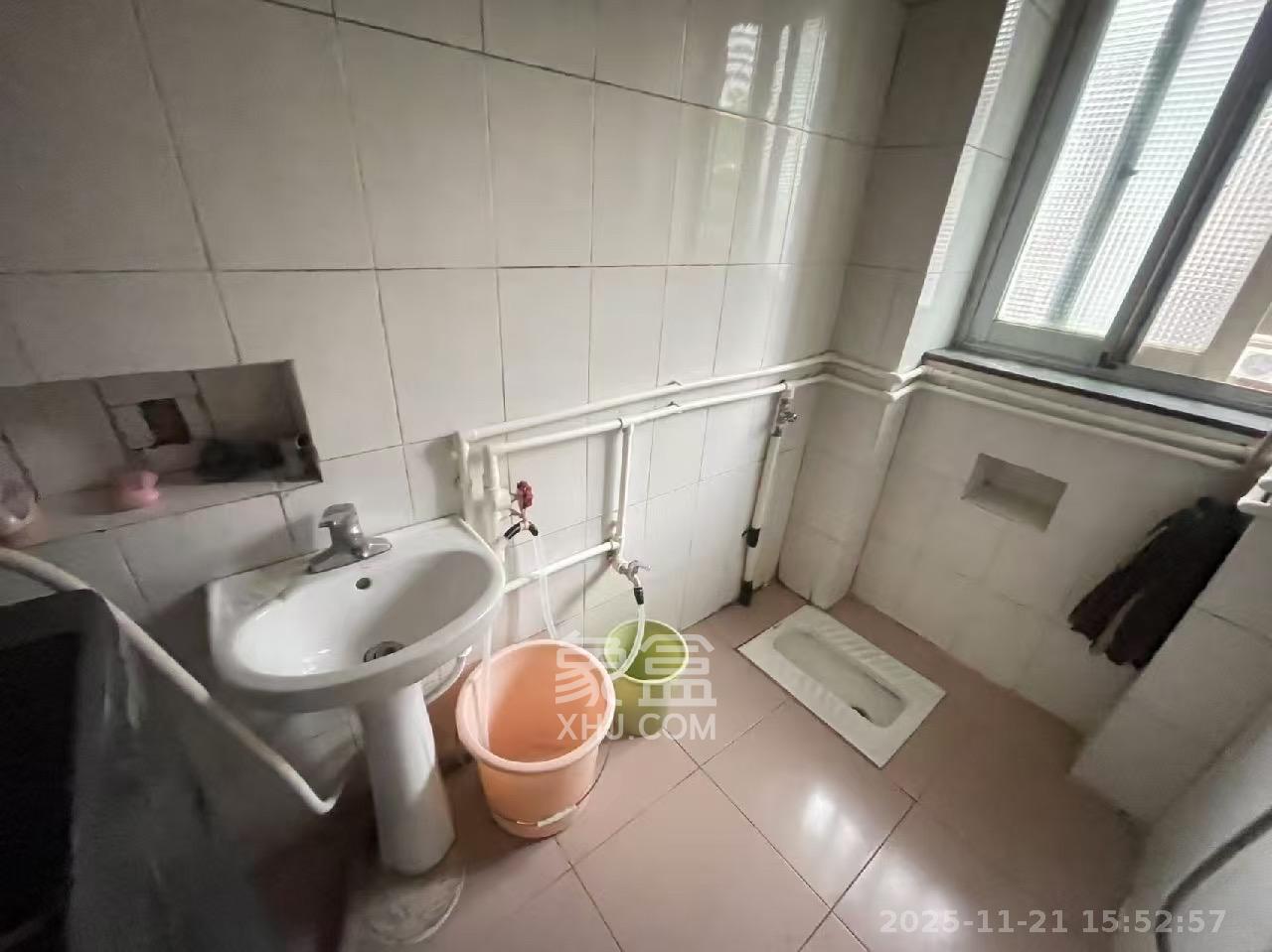 红旗区一片  3室1厅1卫    2000.0元/月室内图