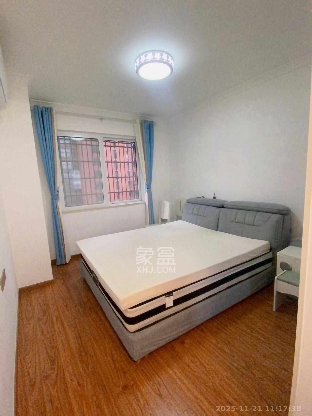 新城国际花都  3室2厅2卫    1800.0元/月室内图