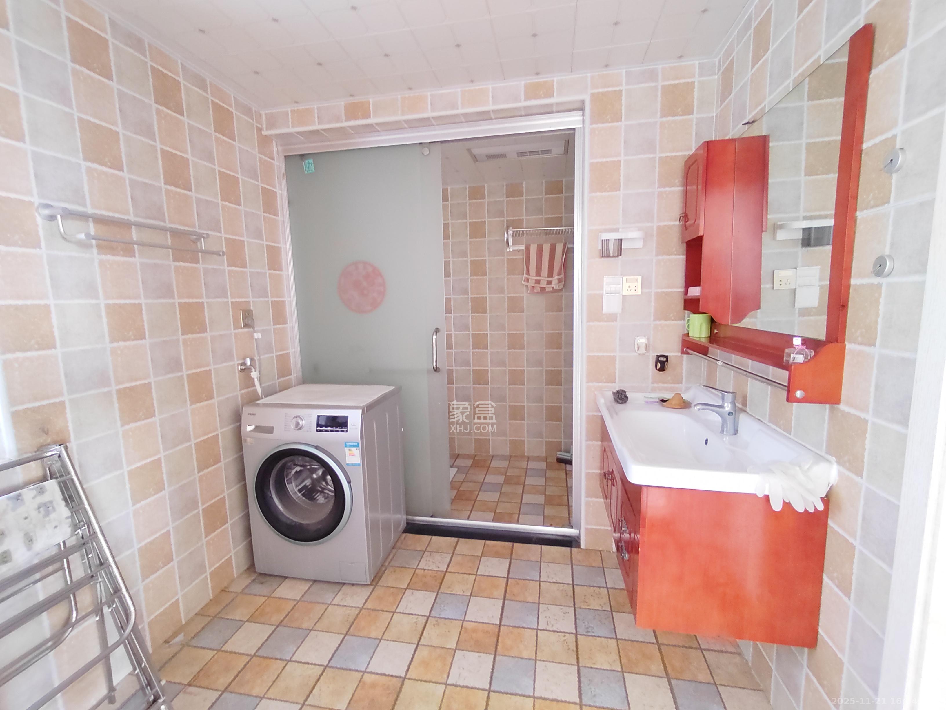 汀湘十里  3室2厅1卫    2100.0元/月室内图