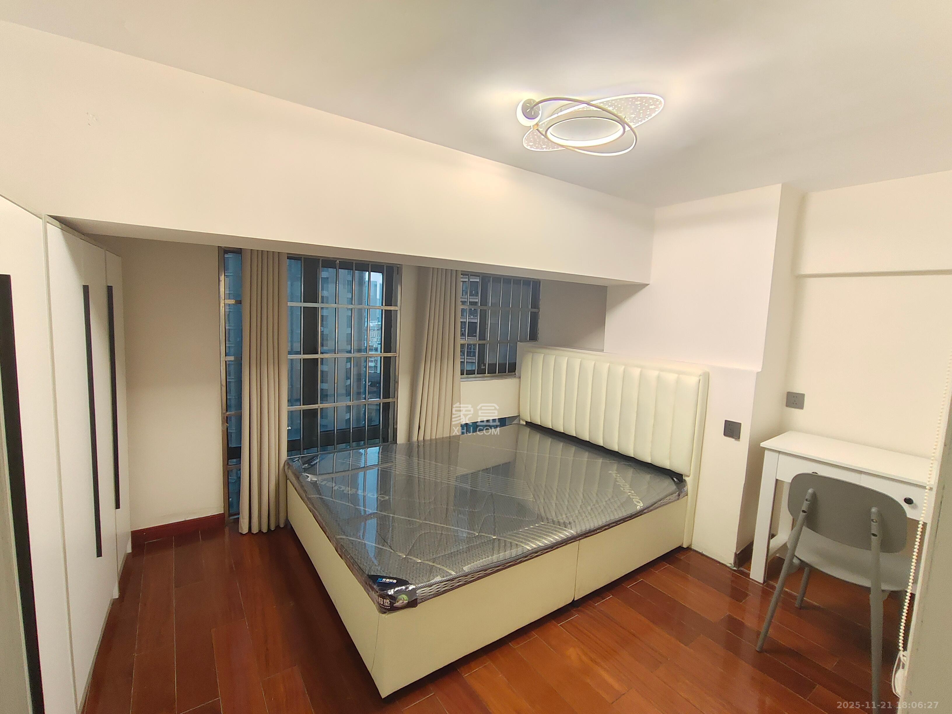 融圣国际  3室1厅1卫    2500.0元/月室内图