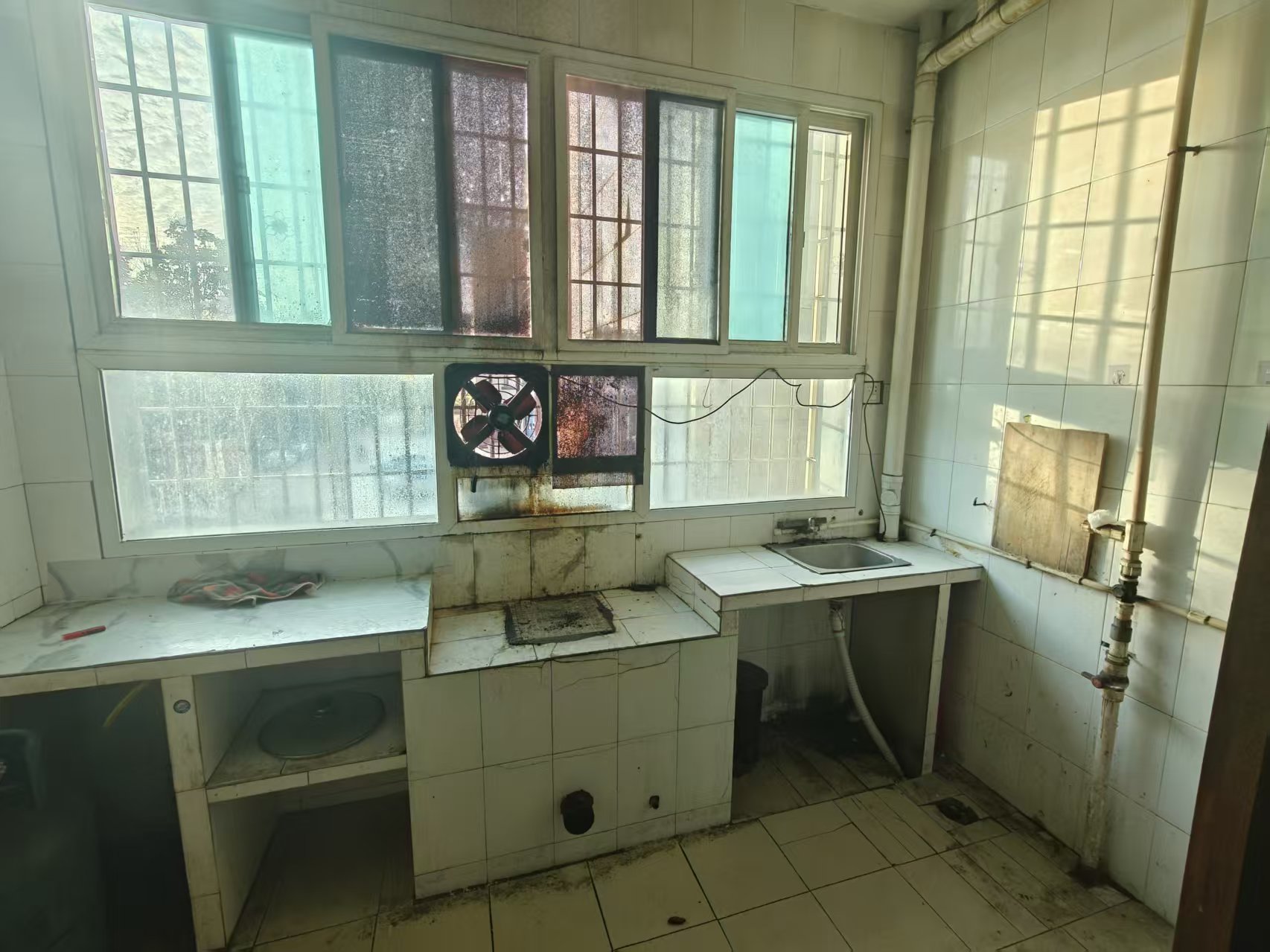 德泽园 3室2厅1卫 25.0万 德泽园 3室2厅1卫 25.0万客厅