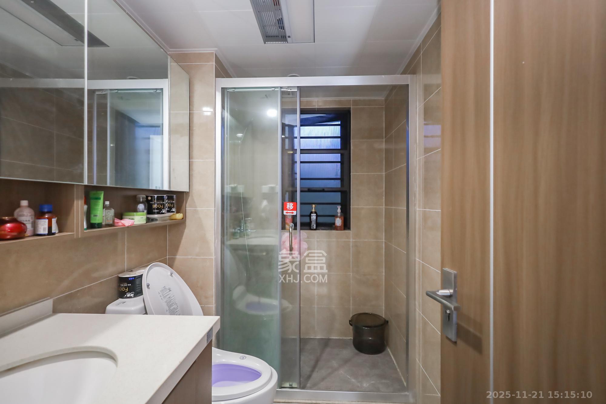 保利海德公园 3室1厅1卫 140.0万 保利海德公园 3室1厅1卫 140.0万卫生间