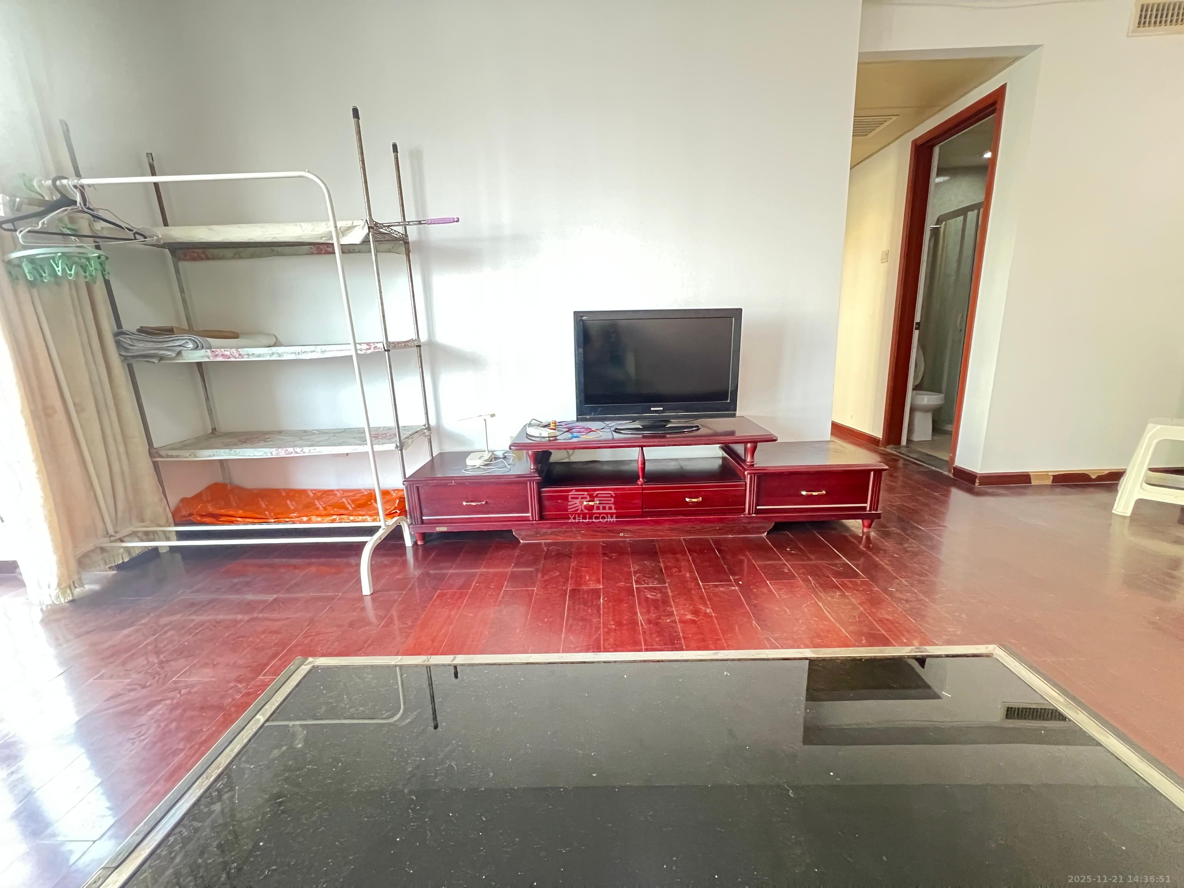 远大麓园  3室2厅1卫    2400.0元/月室内图