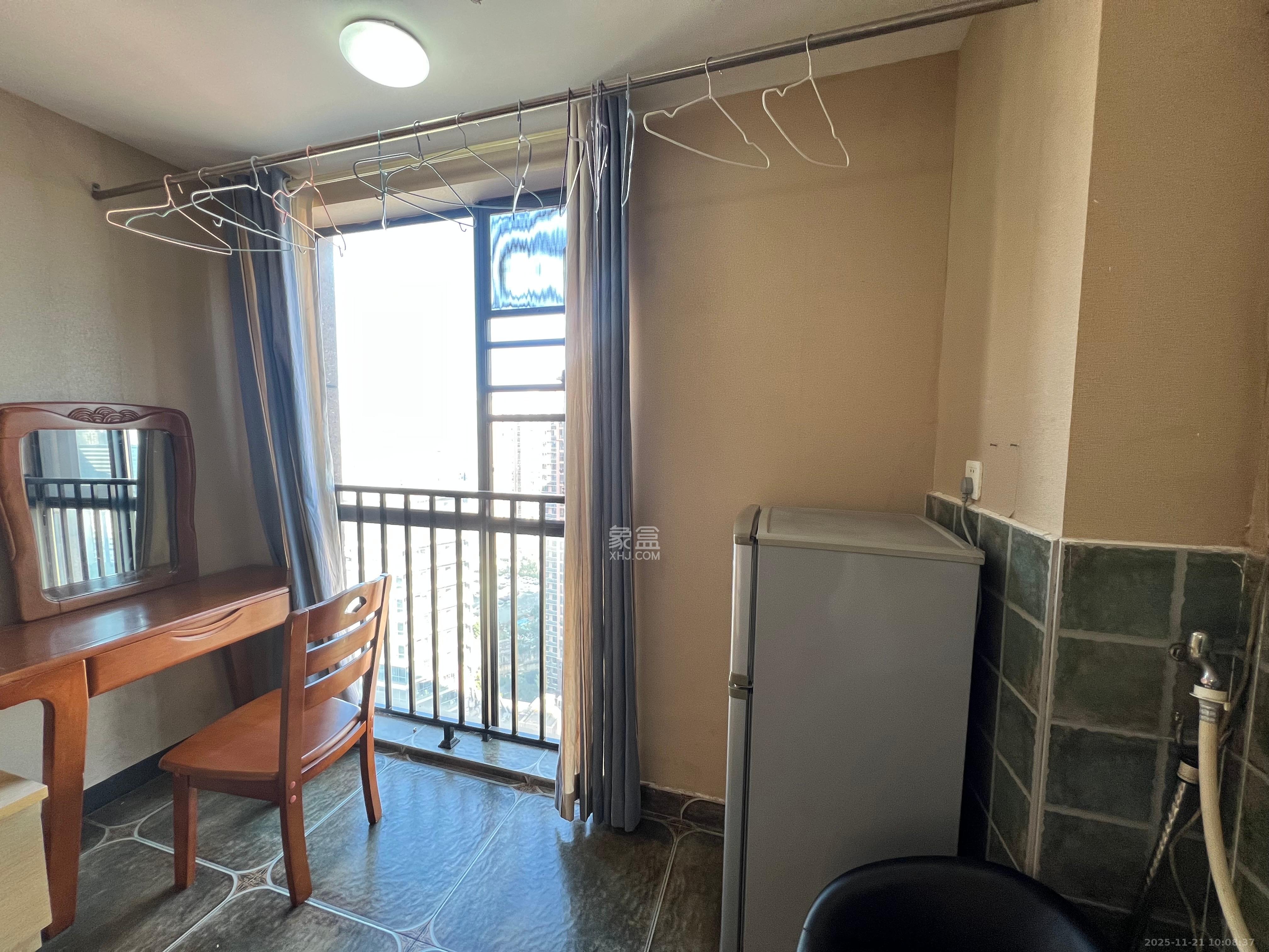 佳兴国际汇 1室1厅1卫 1300.0元/月 佳兴国际汇 1室1厅1卫 1300.0元/月室内图