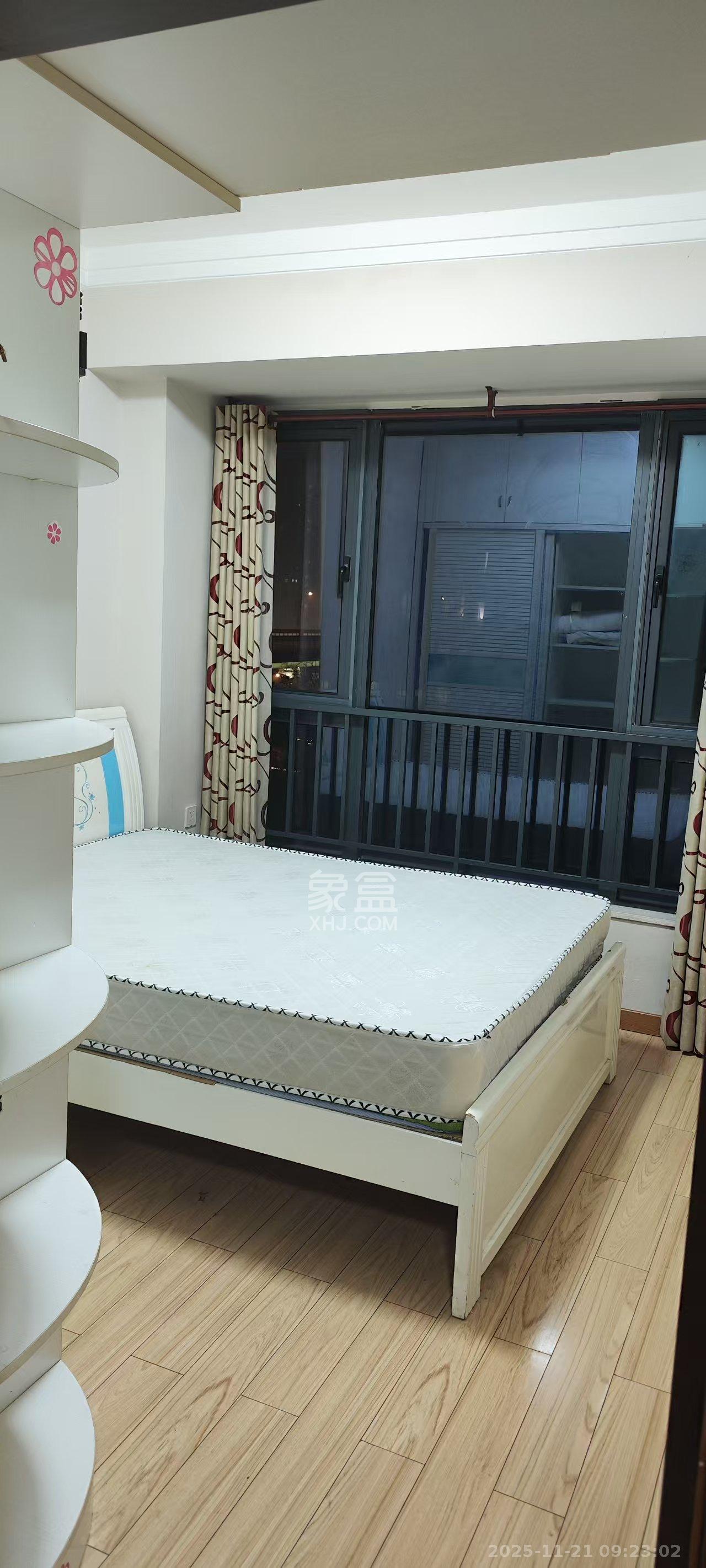 藏珑湖上国际花园 1室1厅1卫 1700.0元/月 藏珑湖上国际花园 1室1厅1卫 1700.0元/月室内图