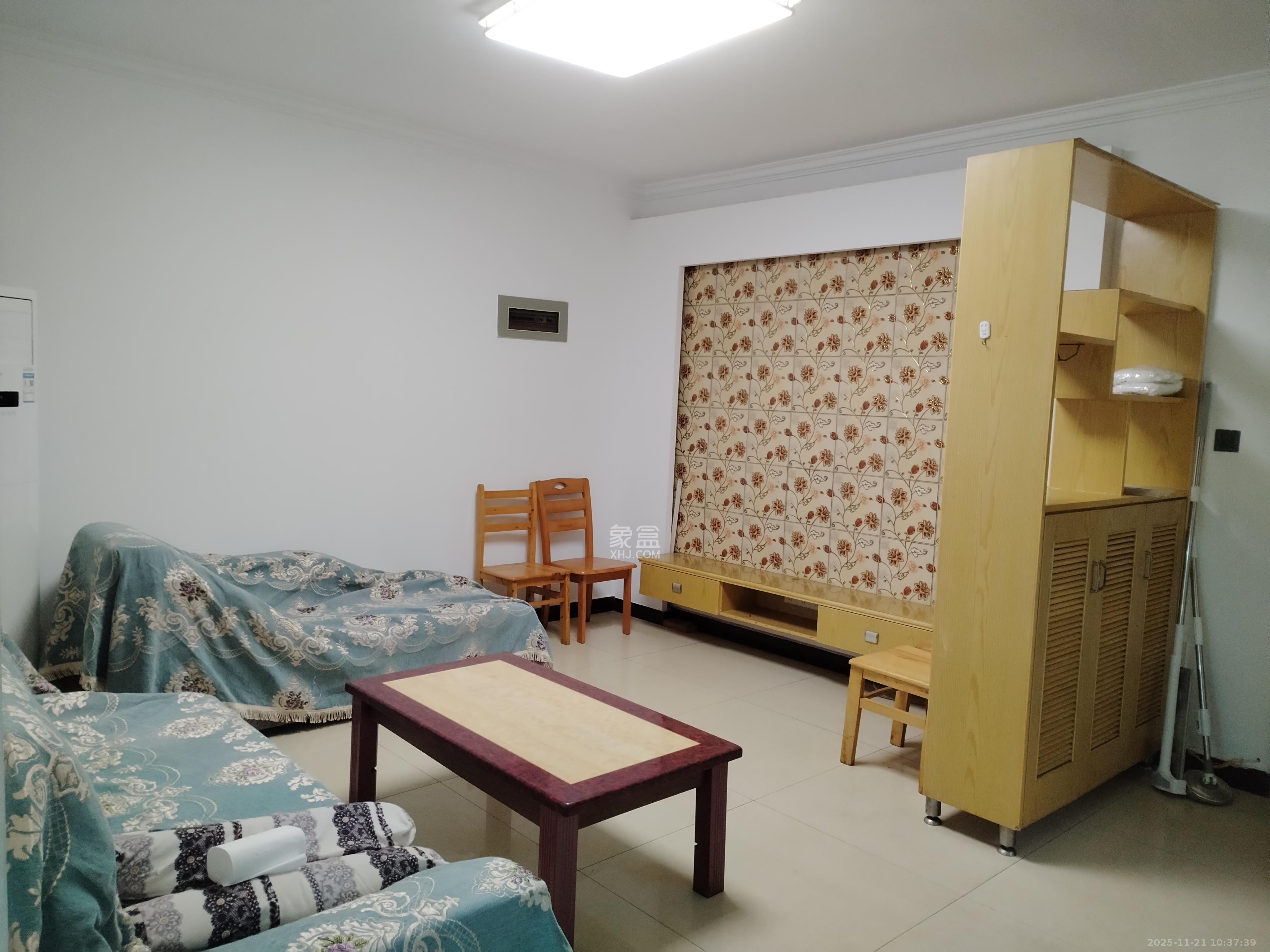 茶山馨苑 1室2厅1卫 2100.0元/月 茶山馨苑 1室2厅1卫 2100.0元/月室内图