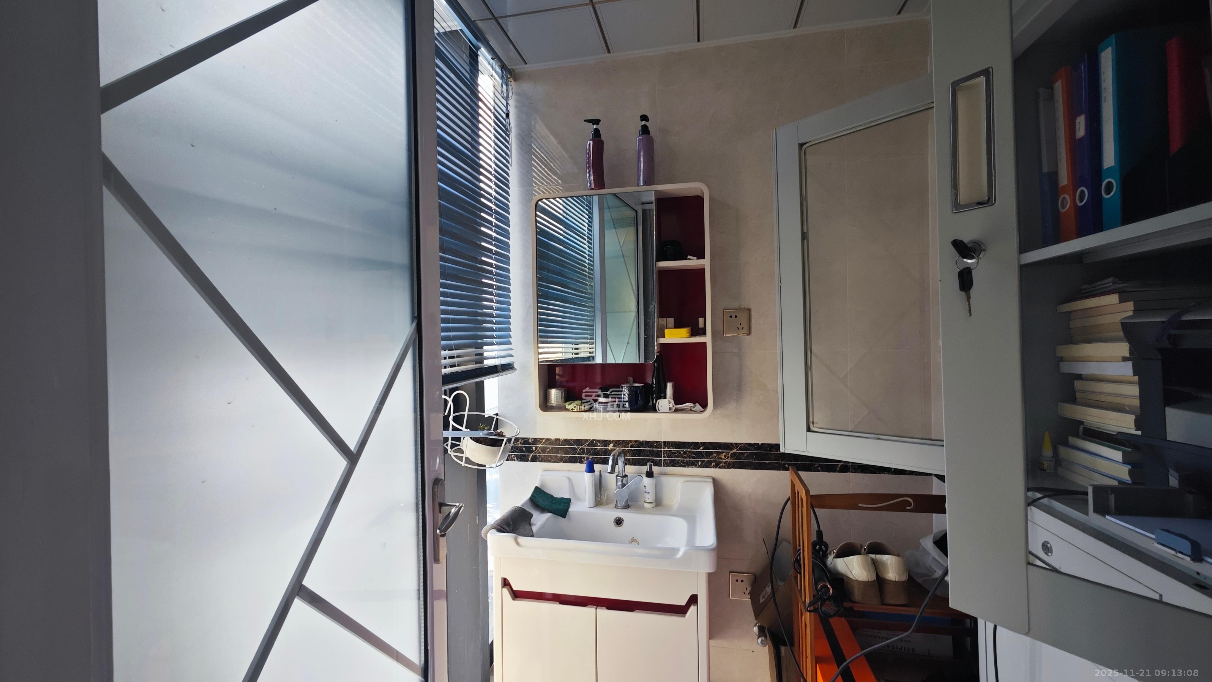 万坤图财富广场 1室1厅2卫 12000.0元/月 万坤图财富广场 1室1厅2卫 12000.0元/月室内图