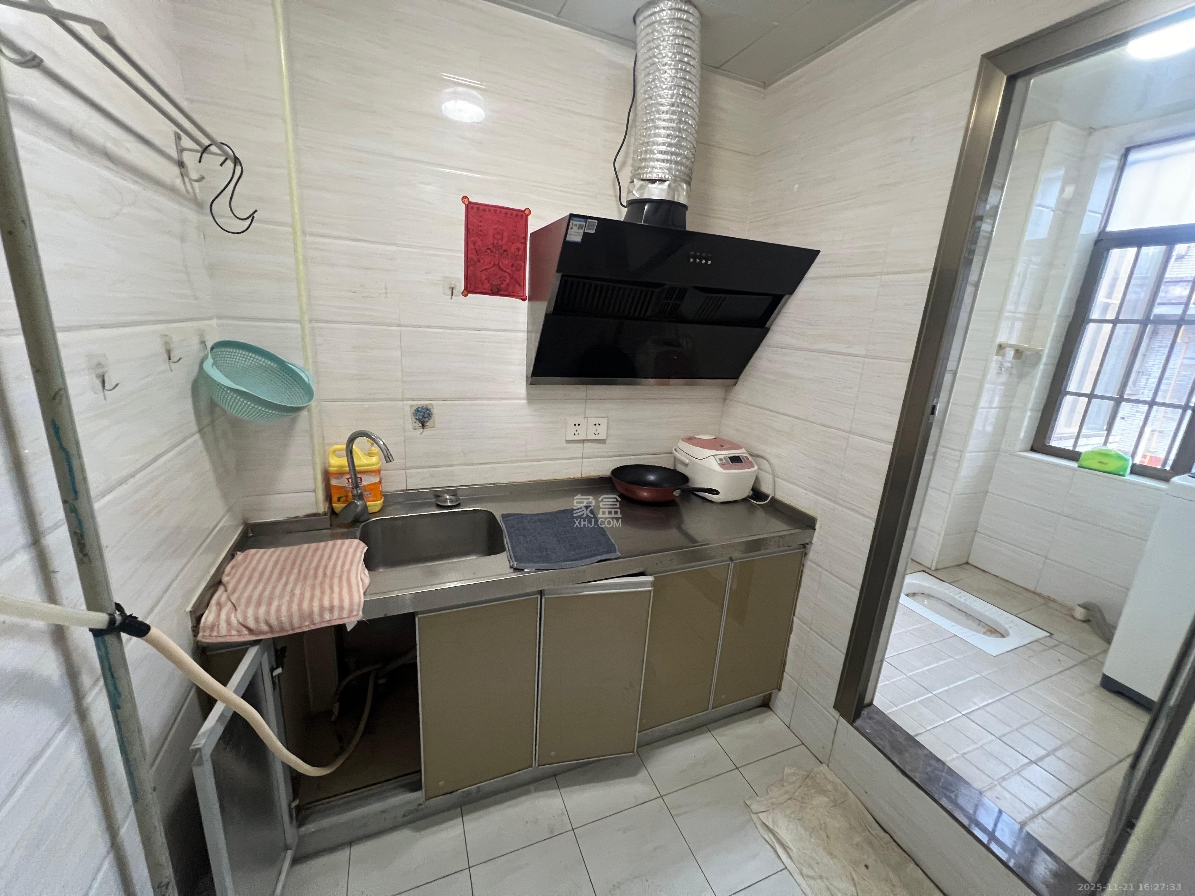 岳北社区  1室1厅1卫    1400.0元/月室内图