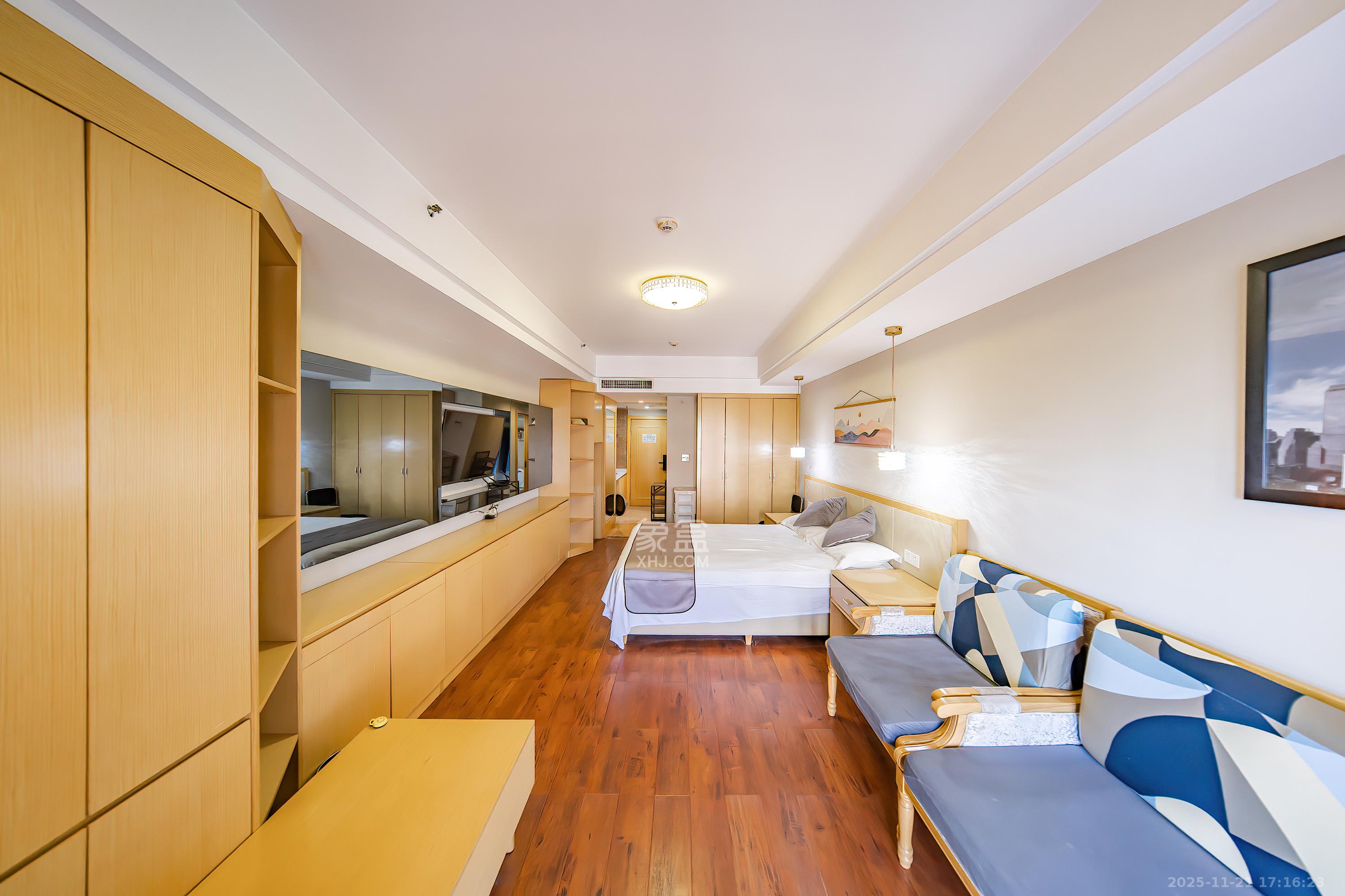 泊富公寓（泊富国际广场）  1室1厅1卫    42.0万客厅