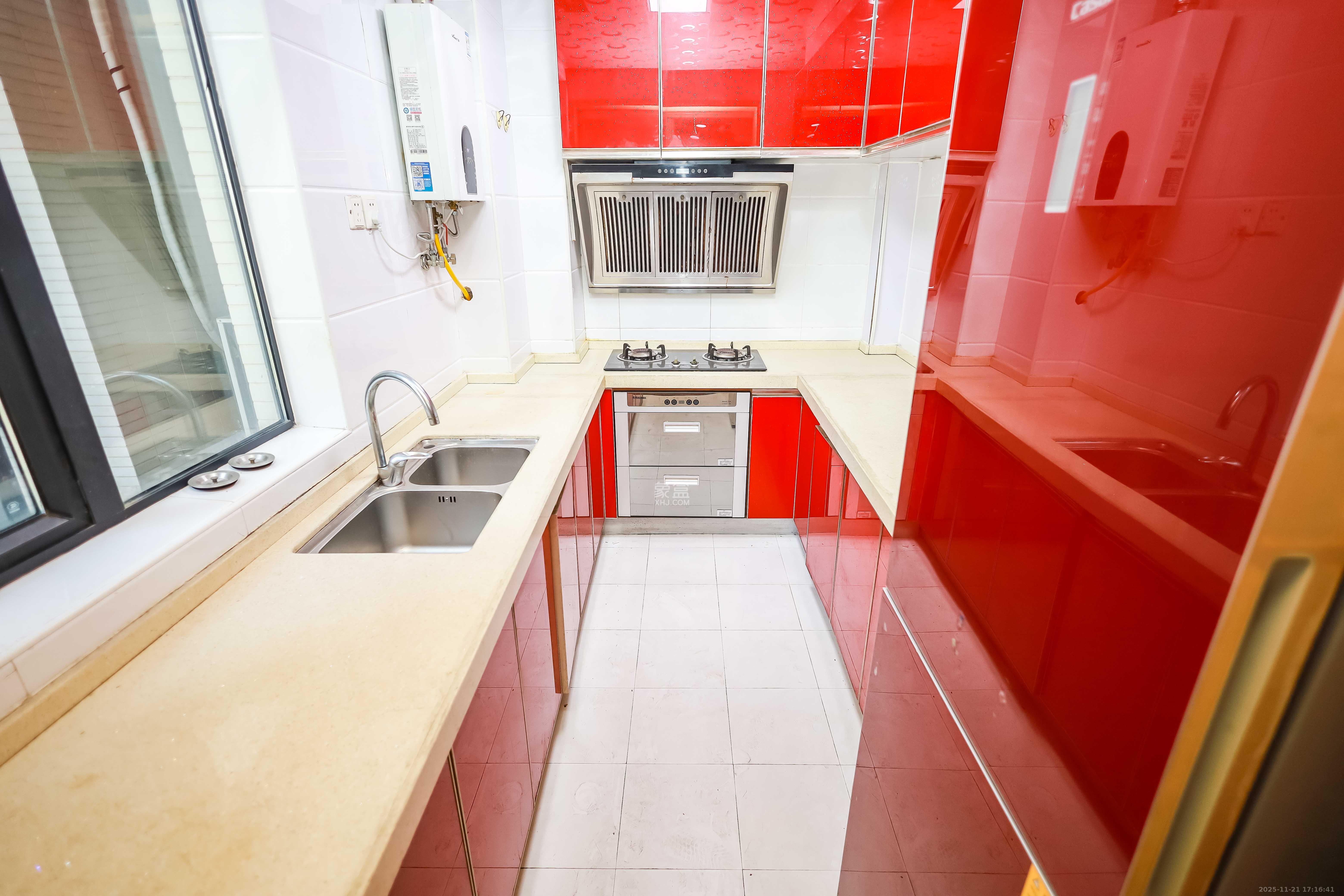 莱茵城 3室2厅2卫 108.0万 莱茵城 3室2厅2卫 108.0万厨房