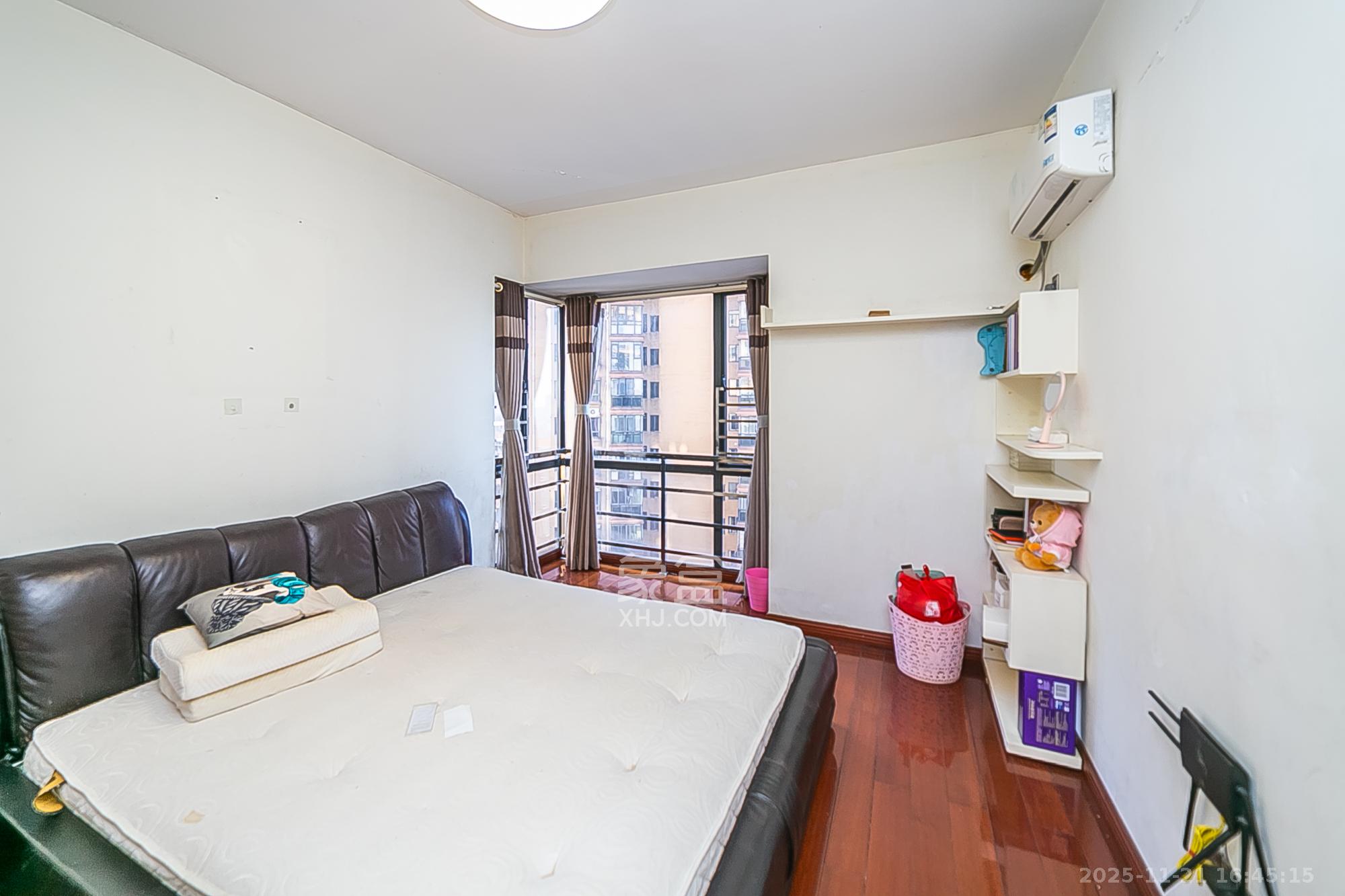 兴威帕克水岸  3室2厅1卫    86.0万卧室