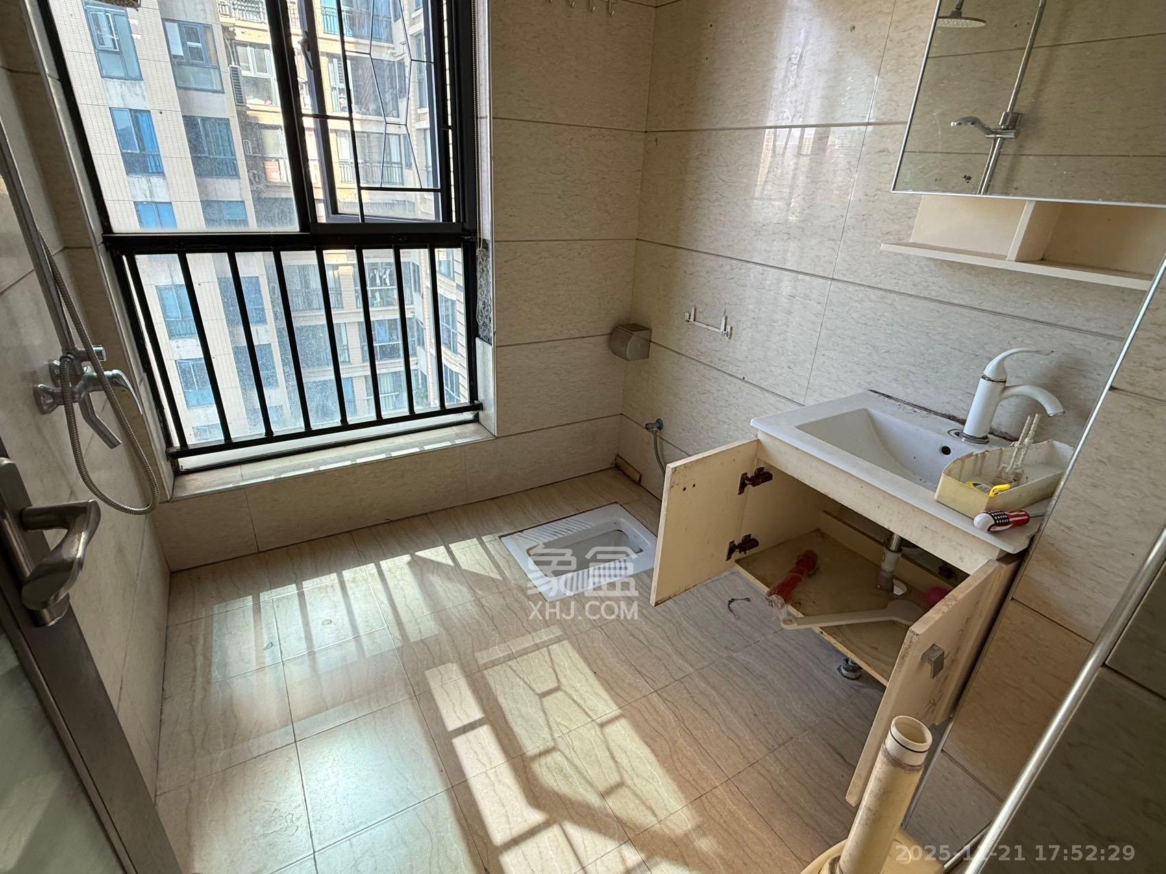 融圣国际  3室2厅2卫    3500.0元/月室内图