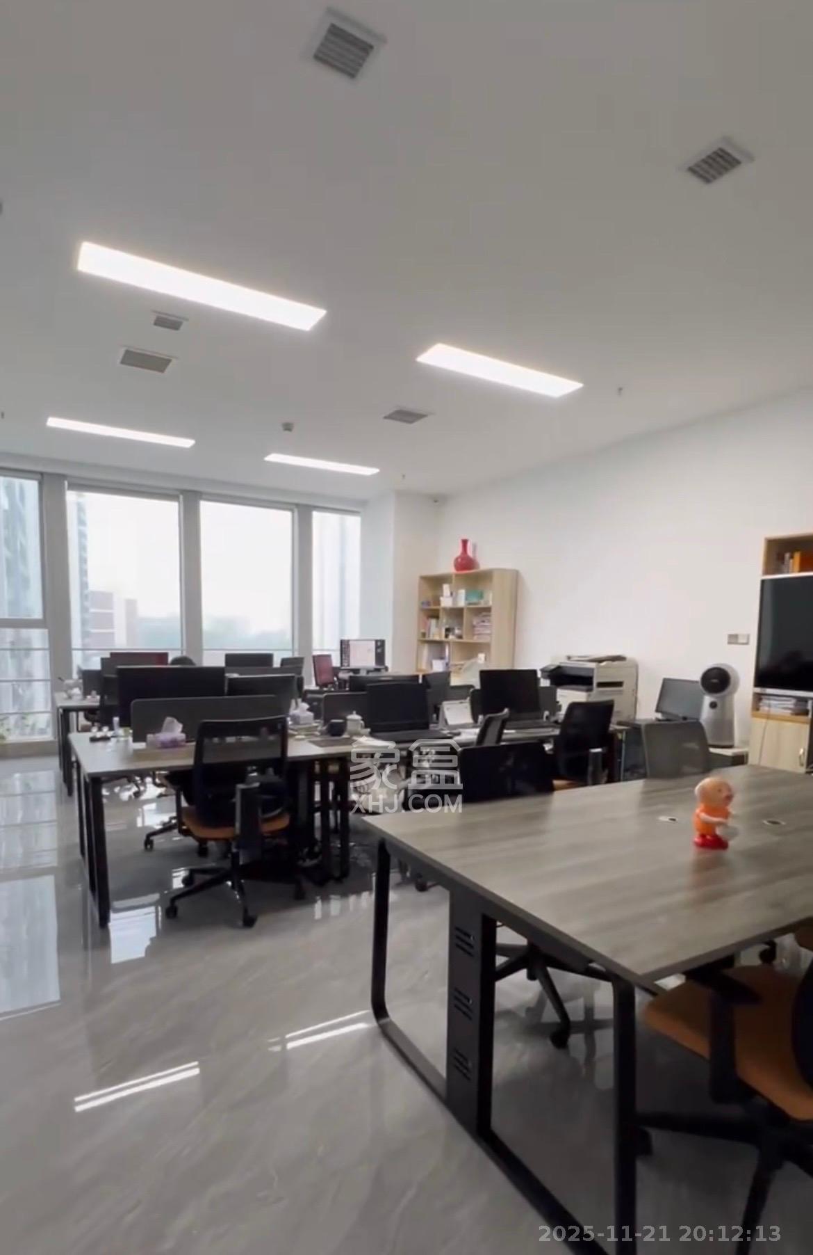 复地星光天地 1室0厅0卫 7000.0元/月 复地星光天地 1室0厅0卫 7000.0元/月室内图