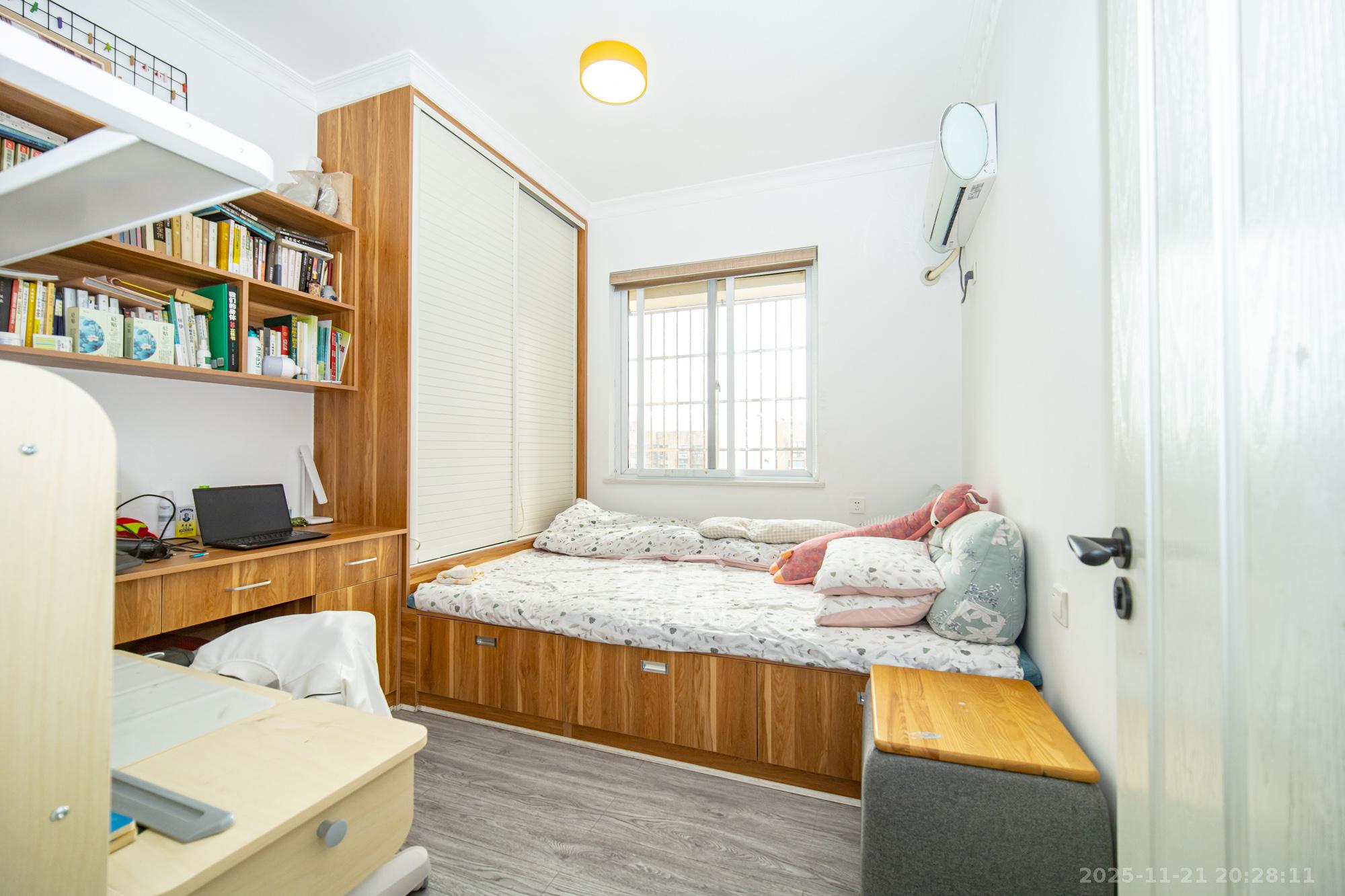 楚天世纪城西苑 3室2厅2卫 62.8万 楚天世纪城西苑 3室2厅2卫 62.8万卧室