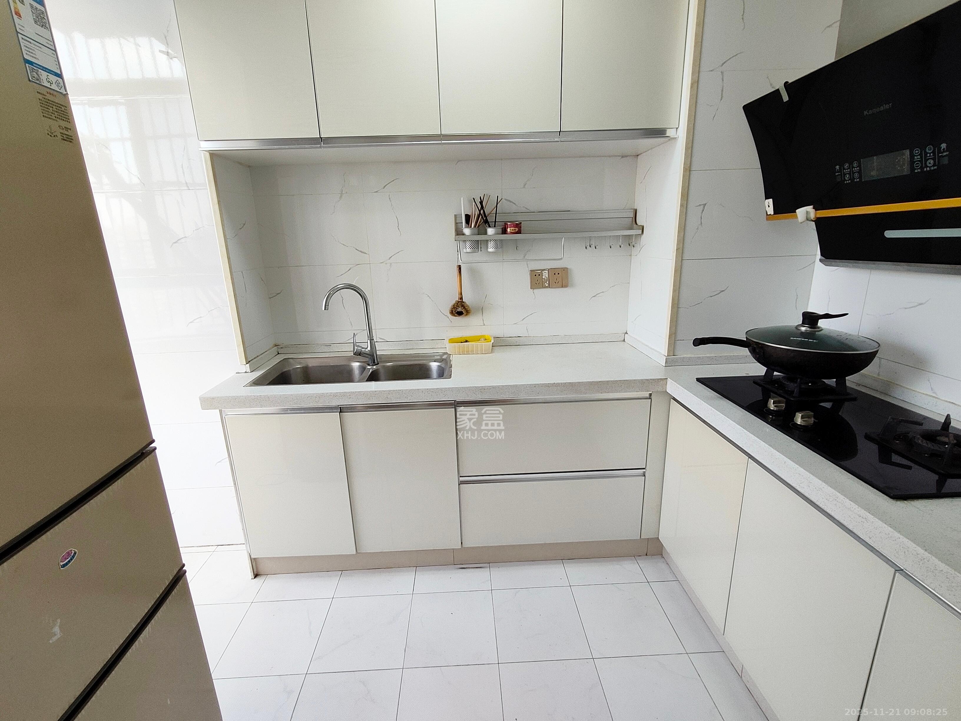 中国铁建国际城二期 3室2厅1卫 2100.0元/月 中国铁建国际城二期 3室2厅1卫 2100.0元/月室内图