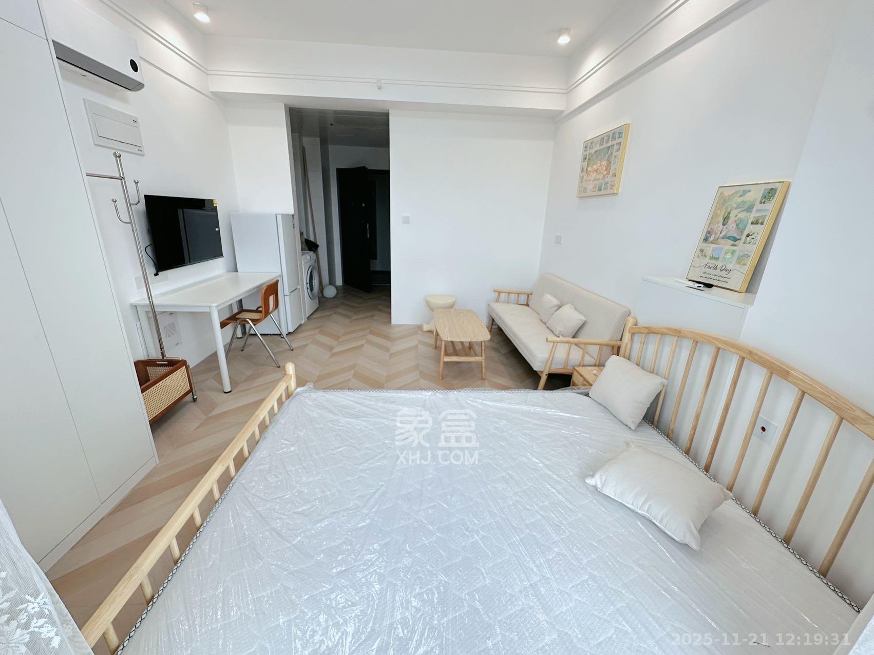 华润置地中心 1室1厅1卫 2500.0元/月 华润置地中心 1室1厅1卫 2500.0元/月室内图