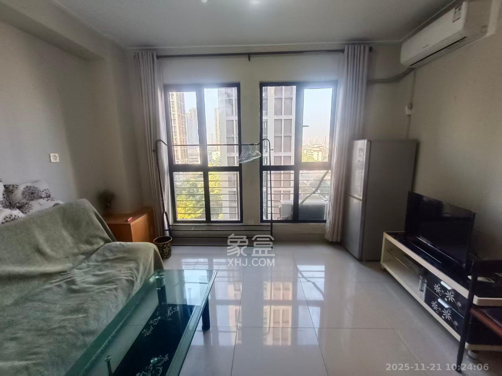 郡原广场  1室1厅1卫    1700.0元/月