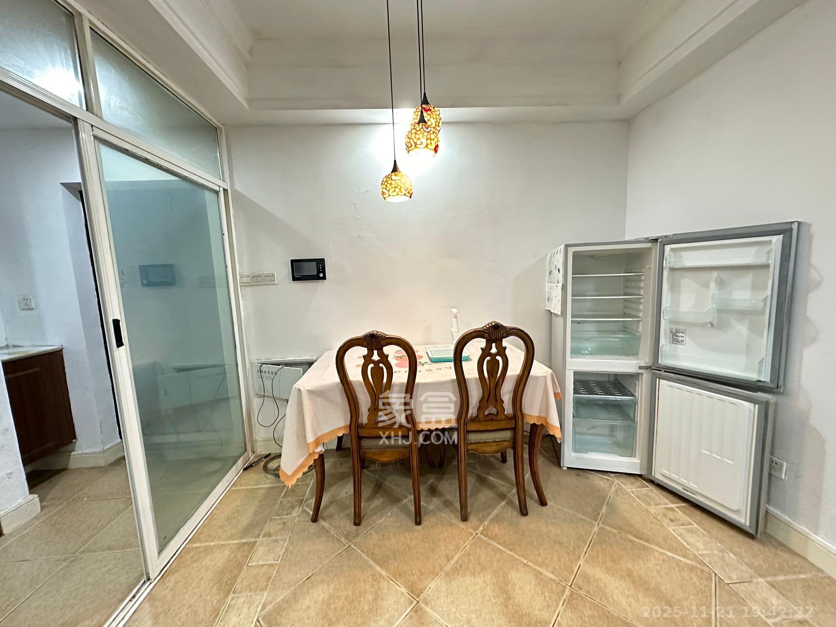 保利城（中航城国际社区、郡原美村）  1室1厅1卫    1300.0元/月室内图