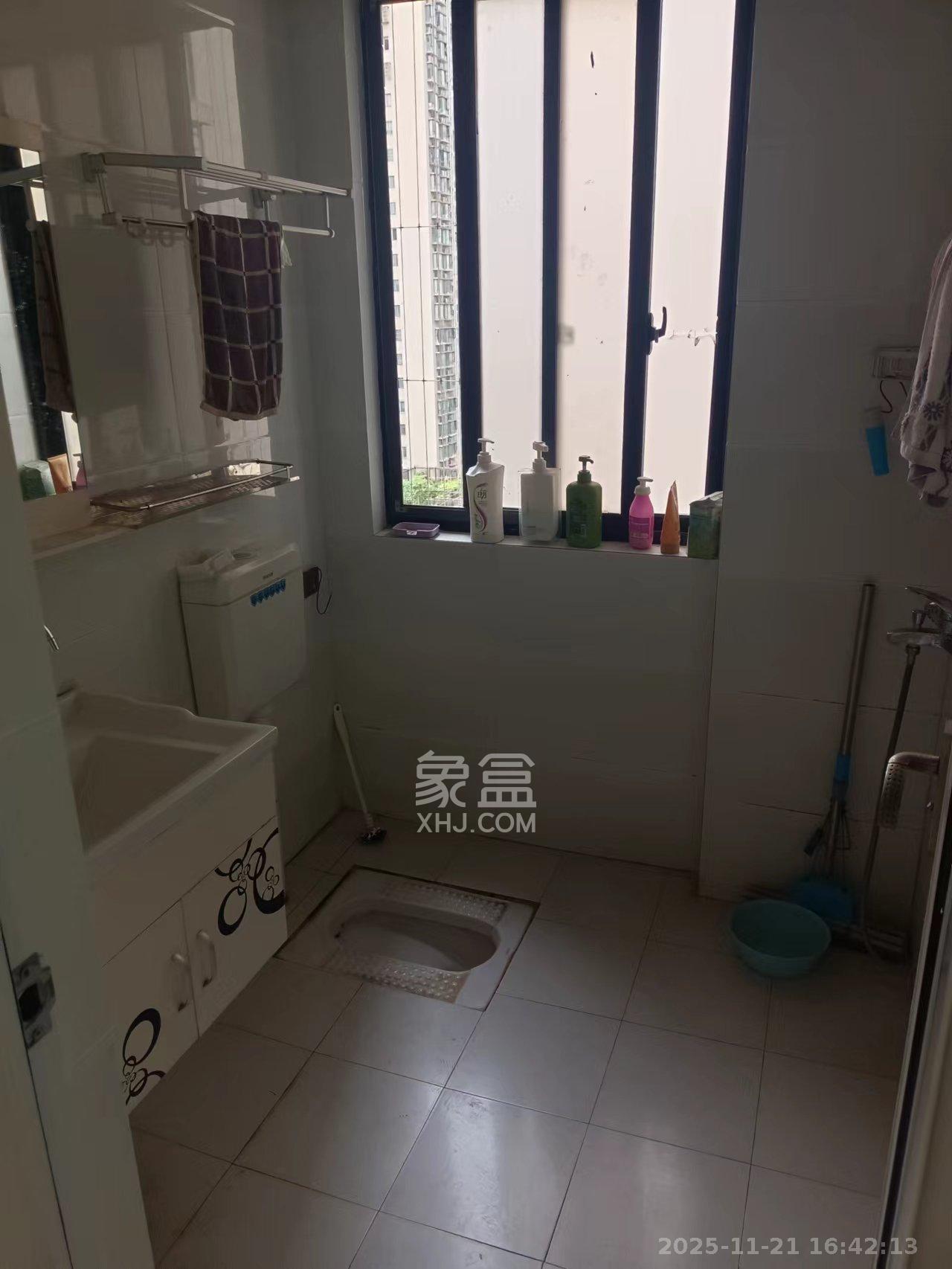 钰龙天下一期 2室2厅1卫 20001.0元/月 钰龙天下一期 2室2厅1卫 20001.0元/月室内图