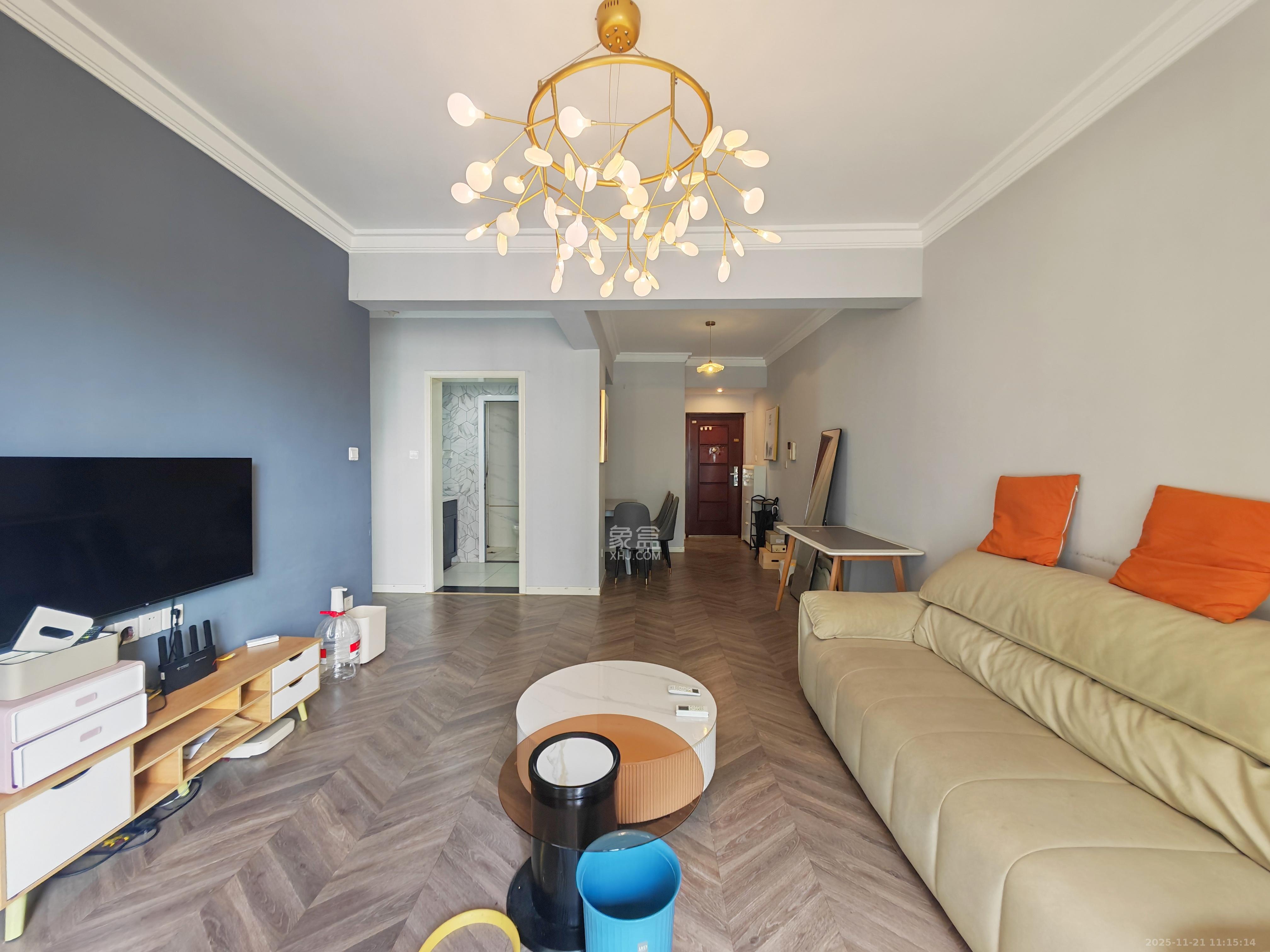 湘府9号 1室2厅1卫 2600.0元/月 湘府9号 1室2厅1卫 2600.0元/月室内图