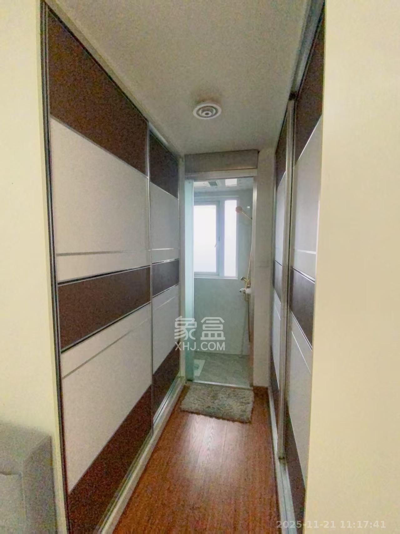 新城国际花都  3室2厅2卫    1800.0元/月室内图