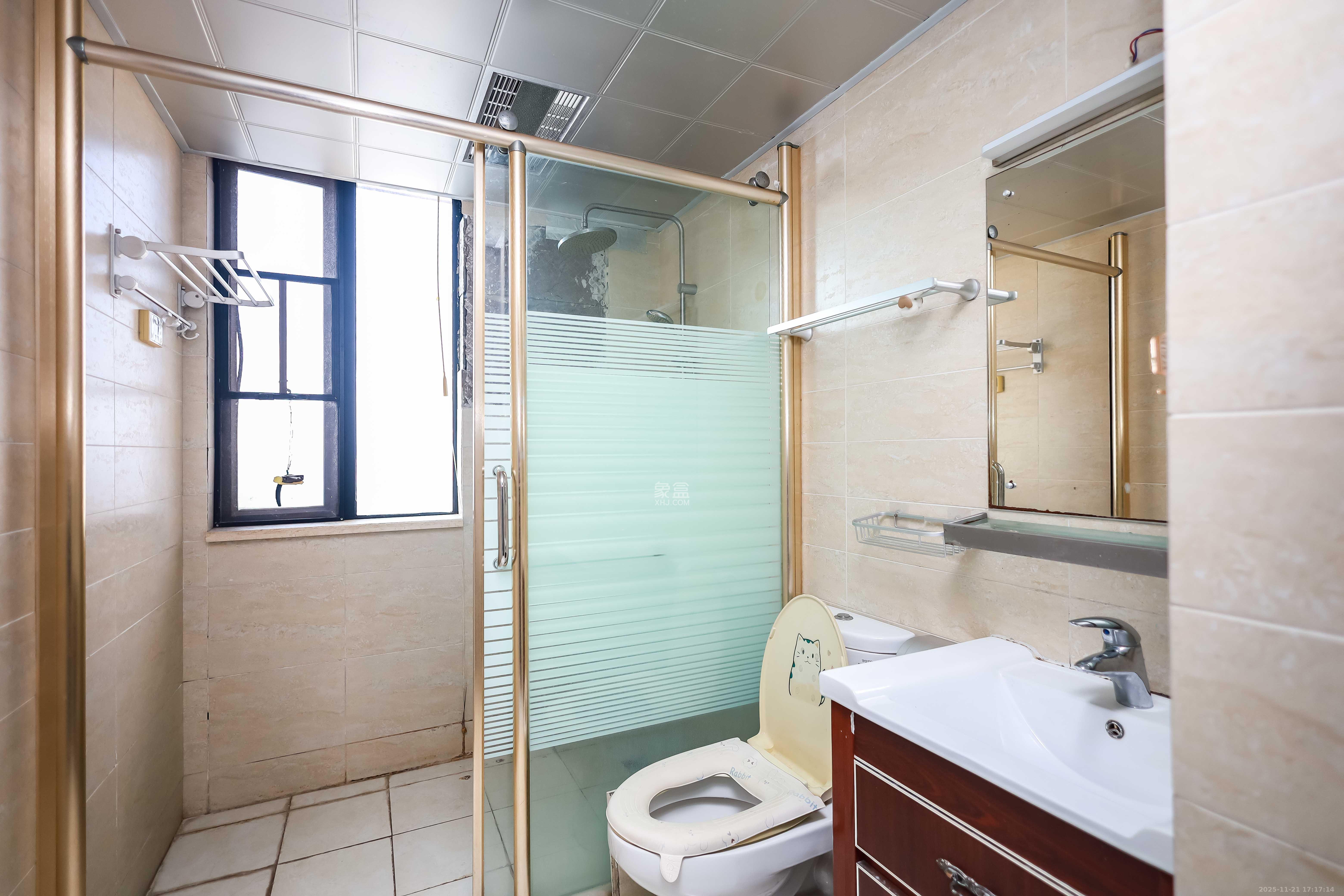 永祺西京  4室2厅2卫    180.0万卫生间