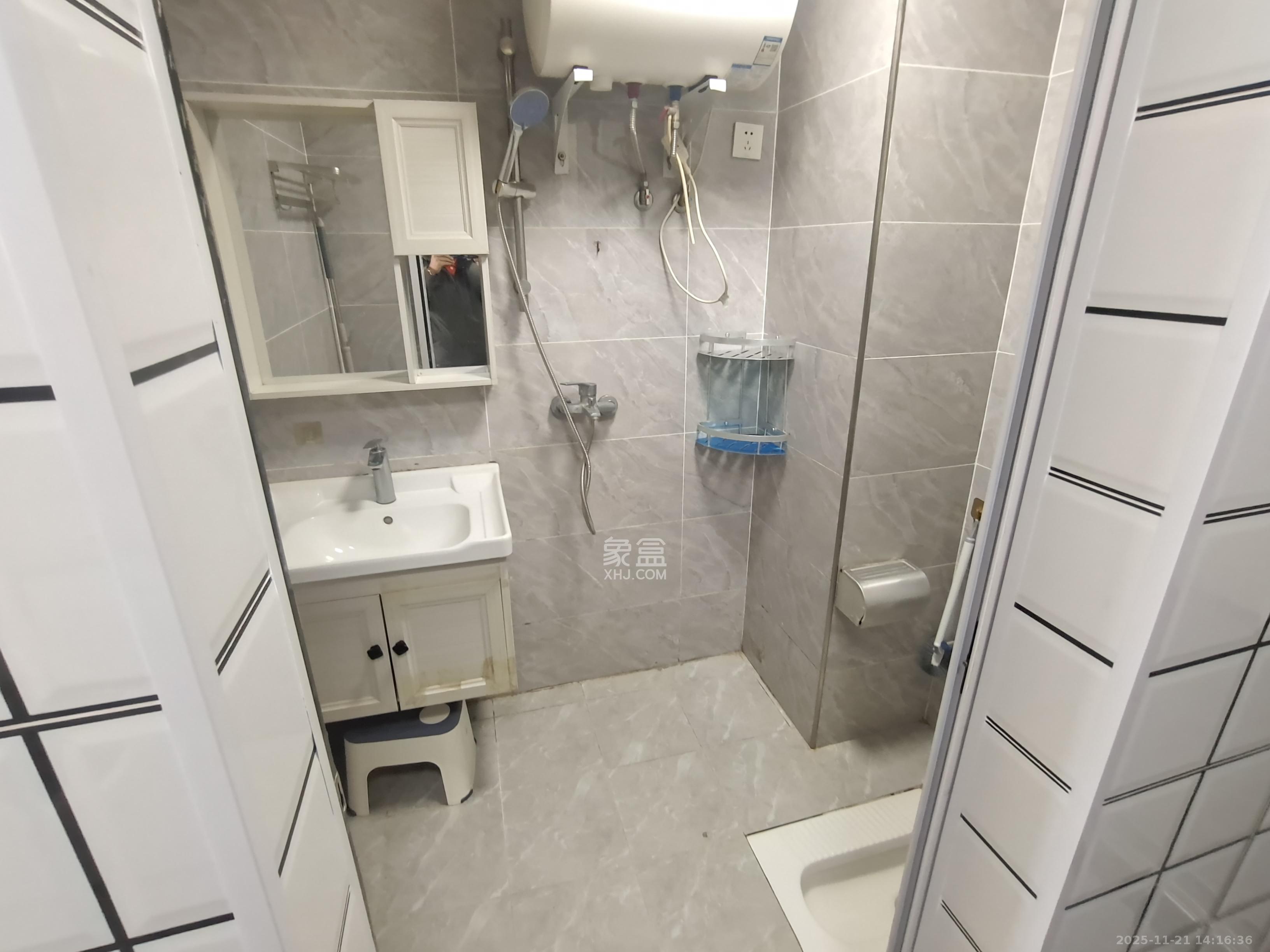 保利香槟国际 1室1厅1卫 1200.0元/月 保利香槟国际 1室1厅1卫 1200.0元/月室内图