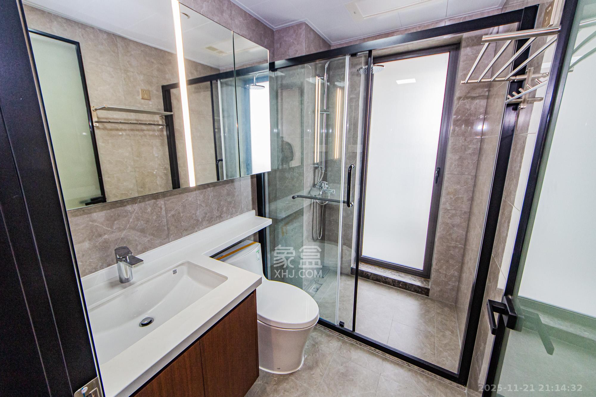 北辰瀚江府  3室2厅2卫    245.0万卫生间