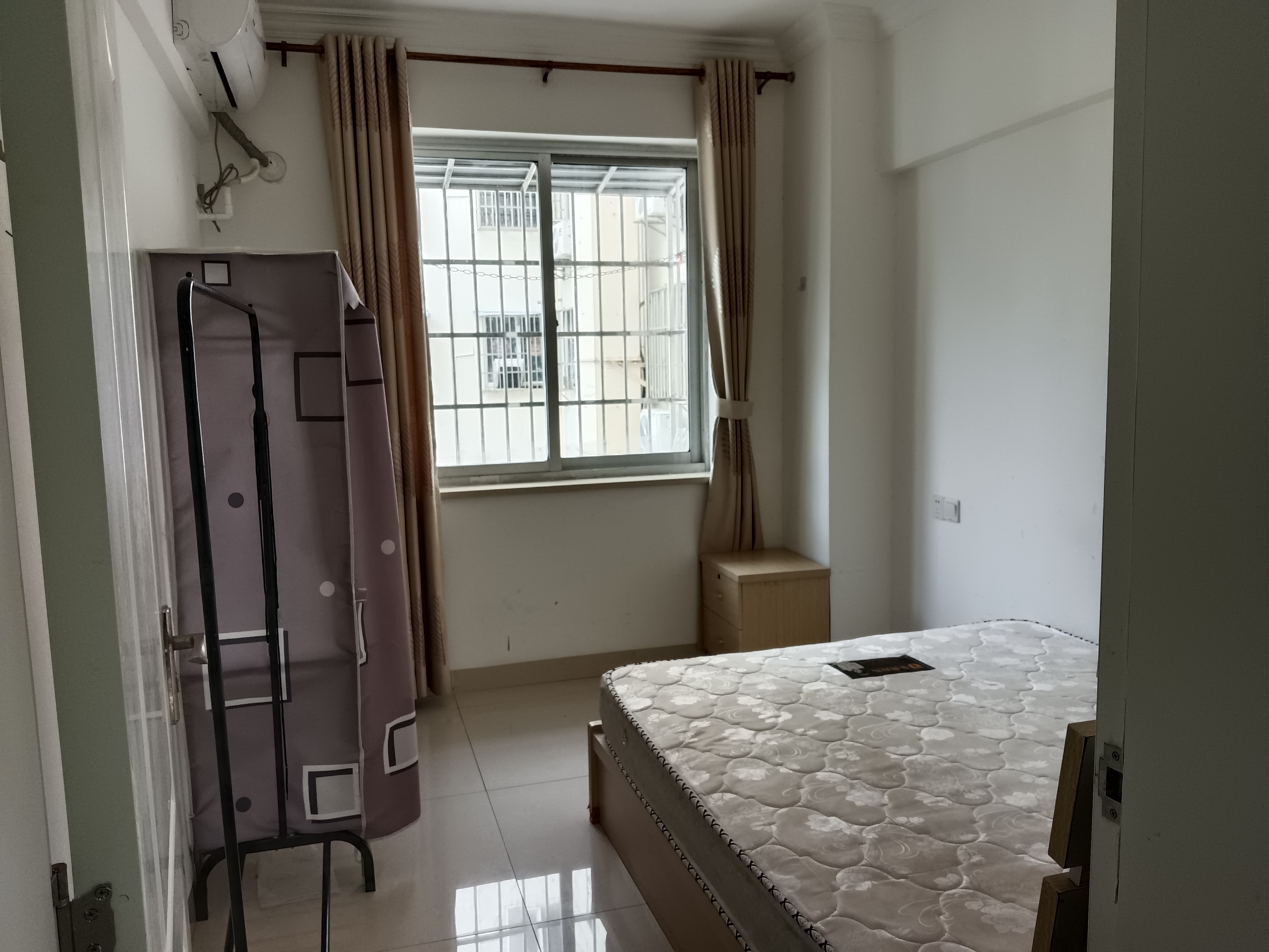 新宏基大厦 4室2厅2卫 3700.0元/月 新宏基大厦 4室2厅2卫 3700.0元/月室内图