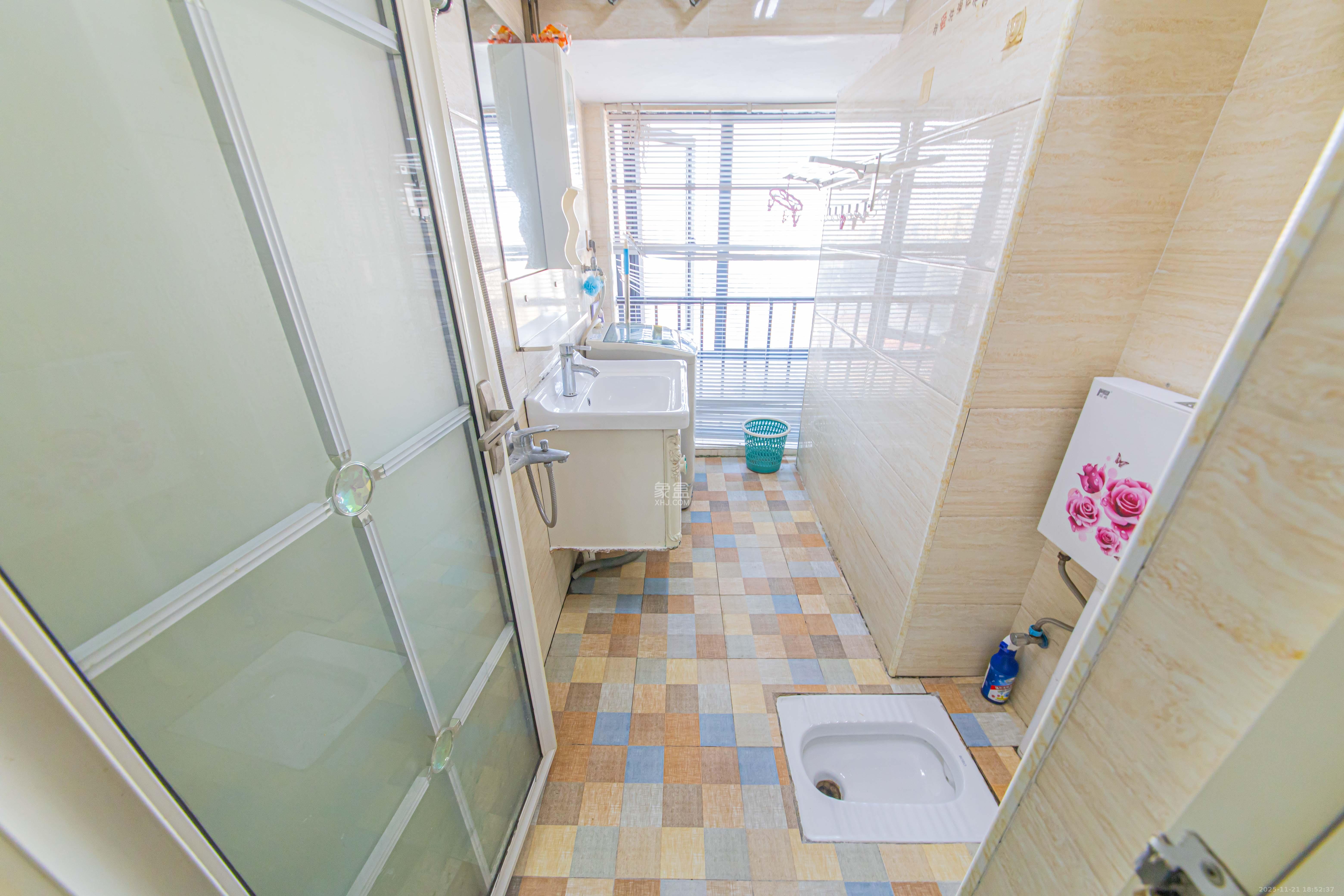 中建芙蓉嘉苑 1室1厅1卫 19.8万 中建芙蓉嘉苑 1室1厅1卫 19.8万卫生间