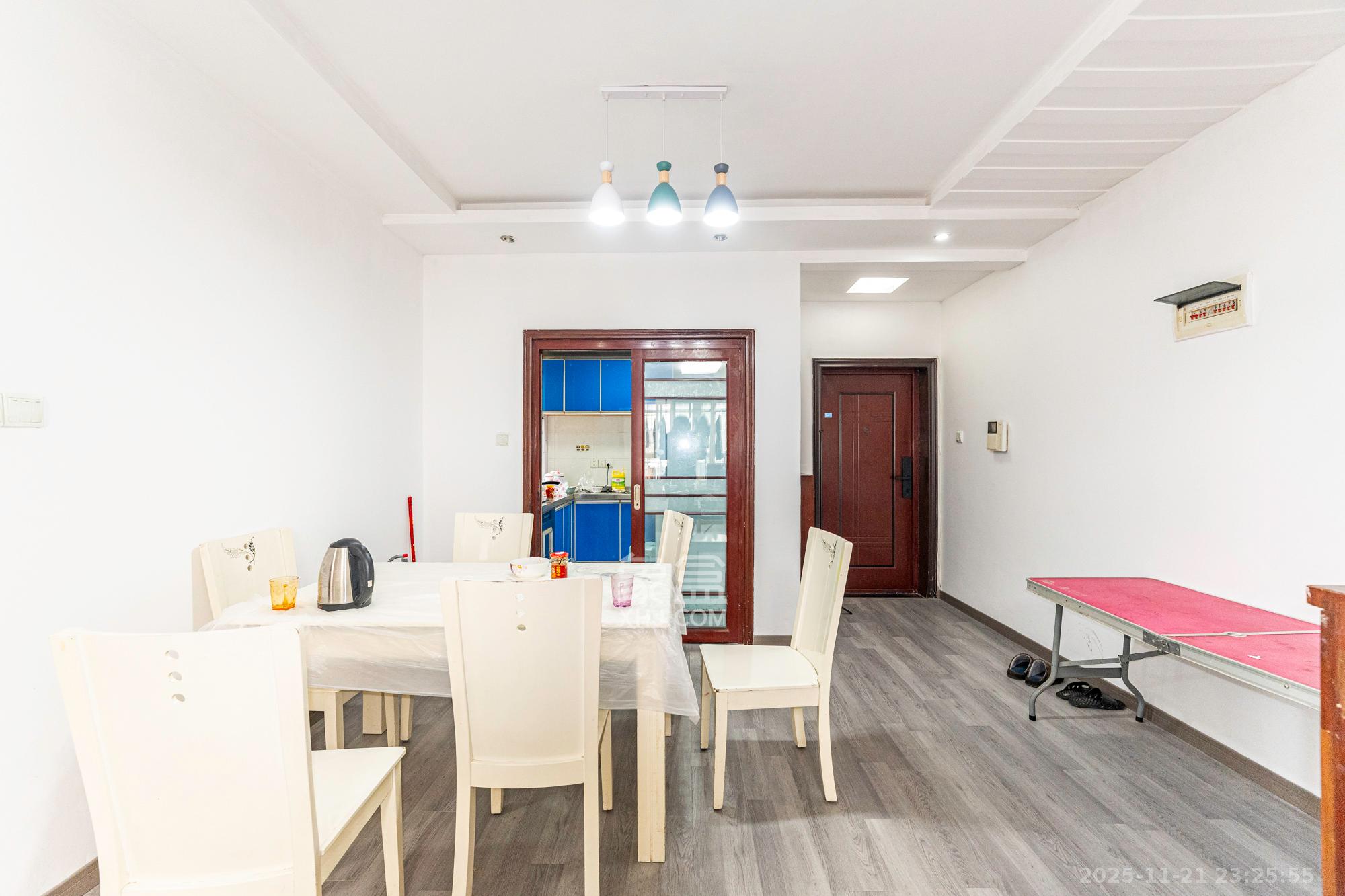 湘楚家园 2室2厅1卫 39.8万 湘楚家园 2室2厅1卫 39.8万客厅