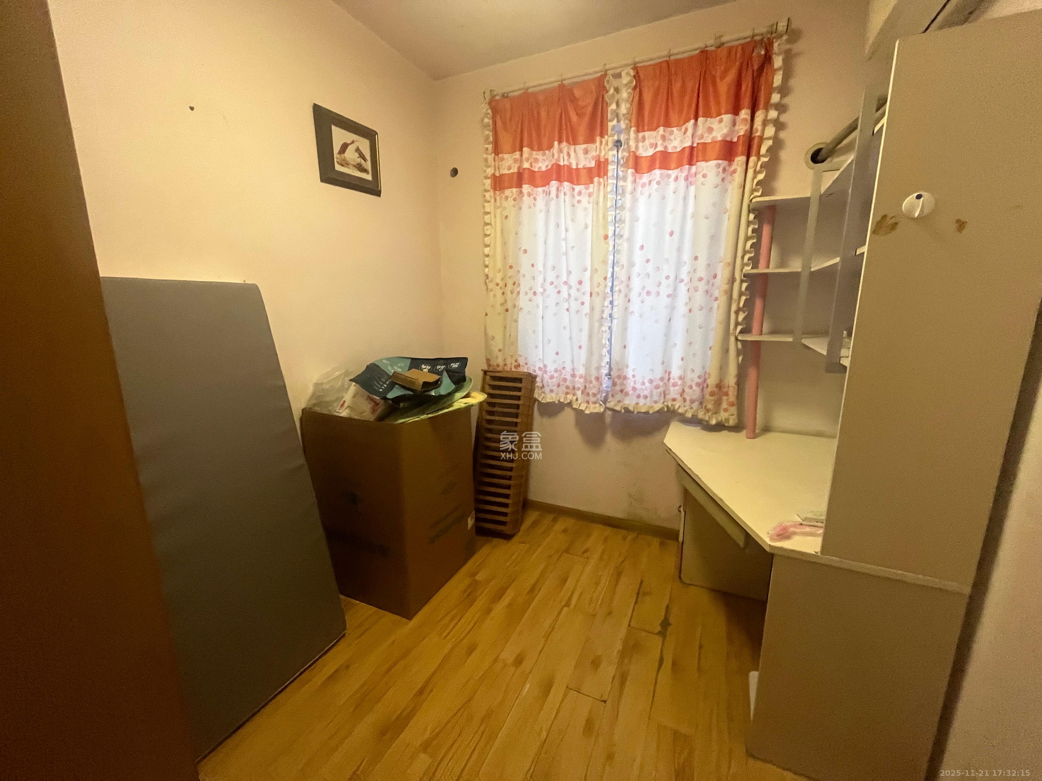 一品东庭  3室2厅2卫    2400.0元/月室内图