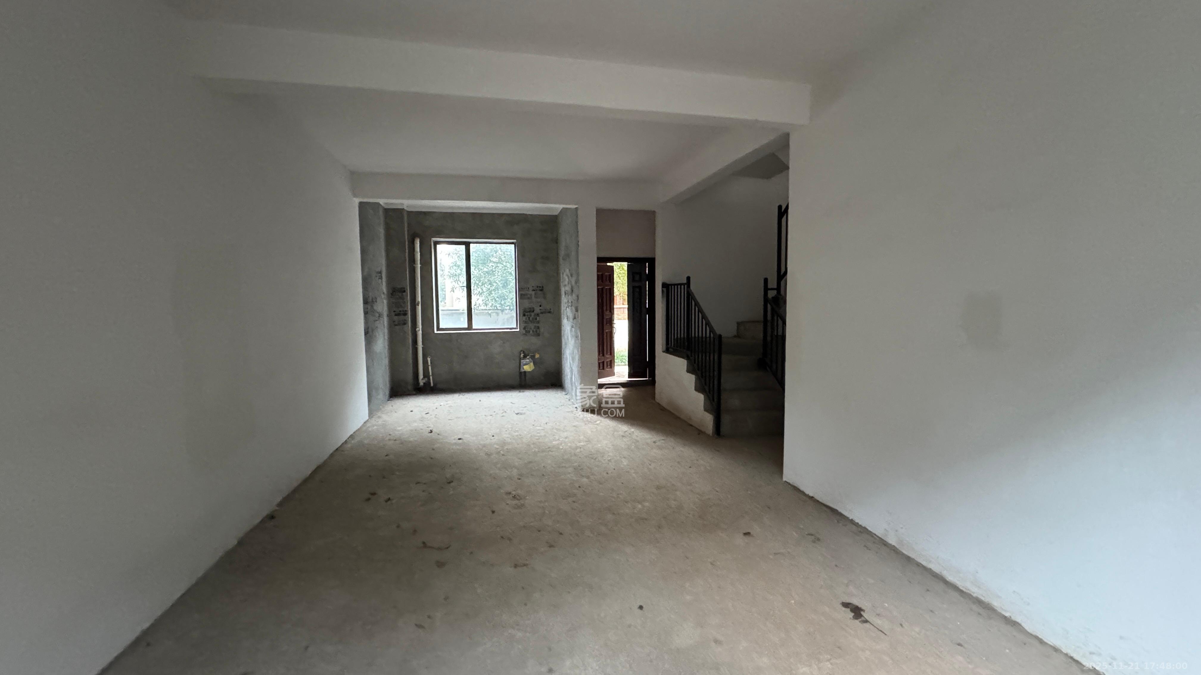 雅士林欣城  4室2厅4卫    98.0万