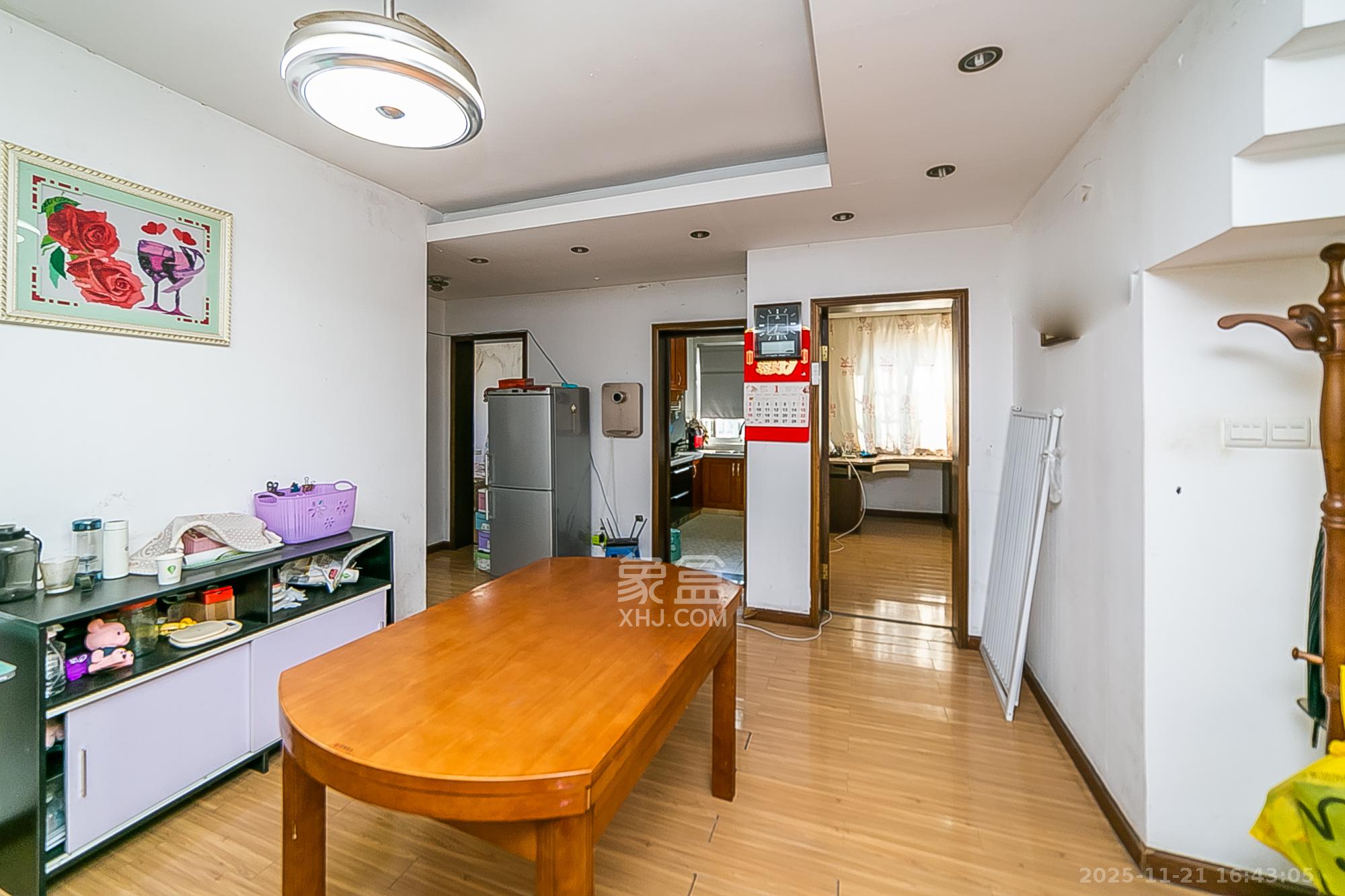 都市春天 5室2厅2卫 135.0万 都市春天 5室2厅2卫 135.0万客厅