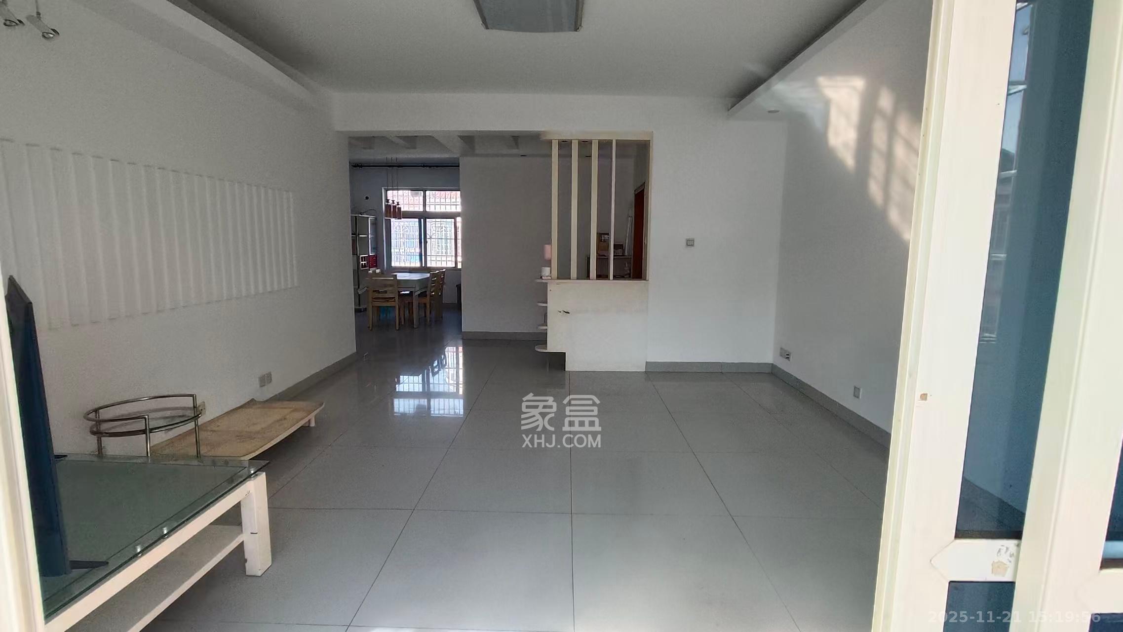 圆梦家园  3室2厅2卫    1300.0元/月