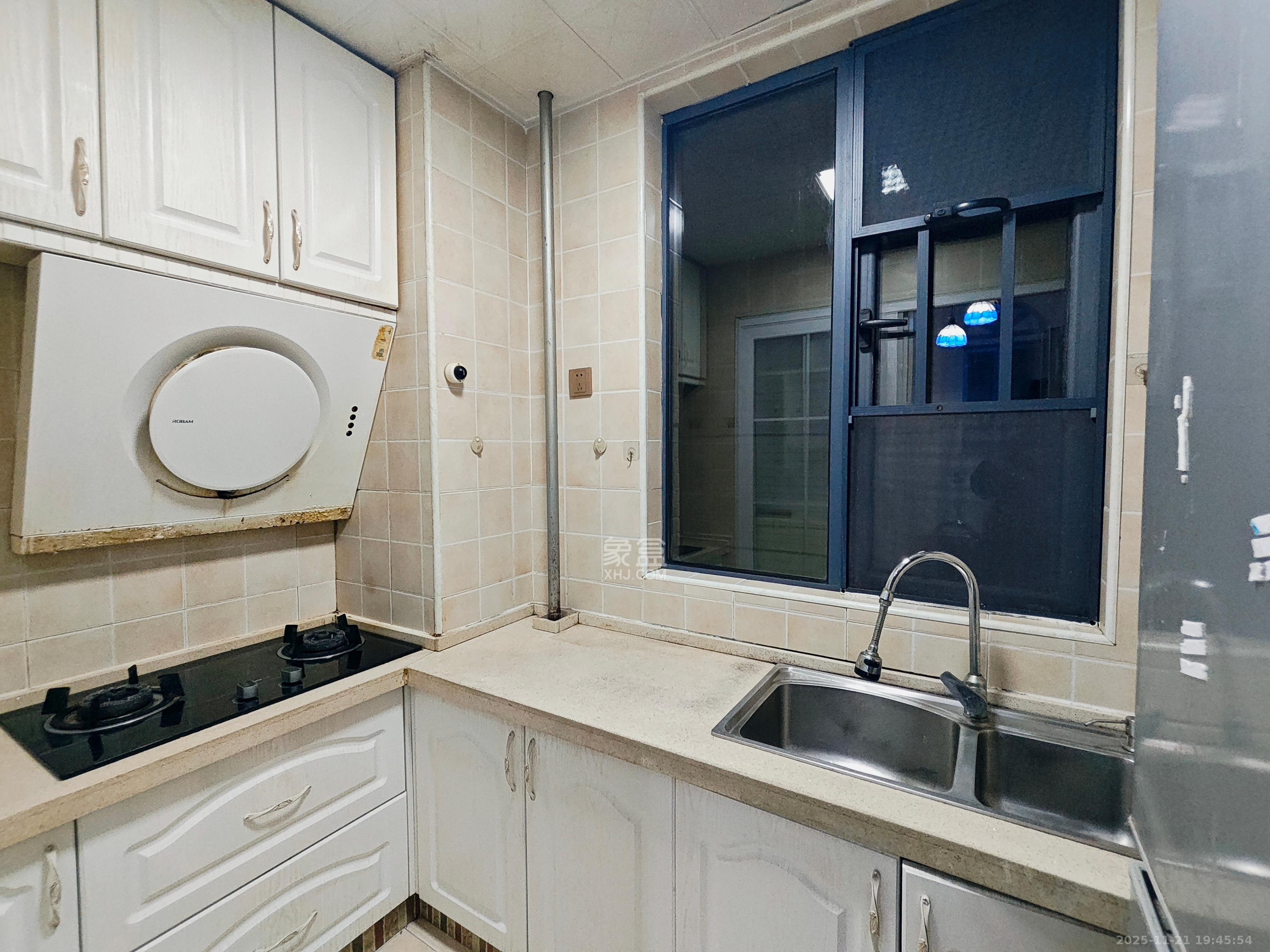 荣盛花语馨苑  2室2厅1卫    2200.0元/月室内图