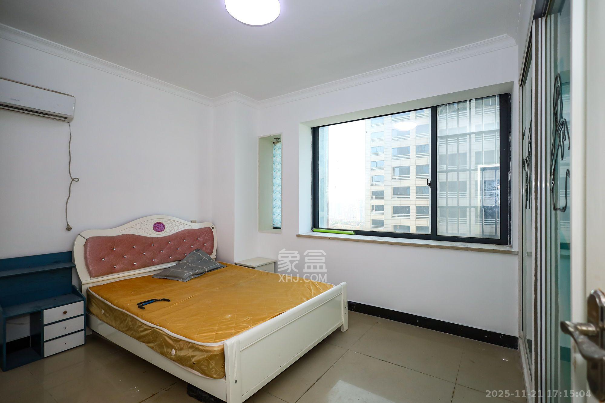 芙蓉蓉苑  2室2厅1卫    2400.0元/月室内图