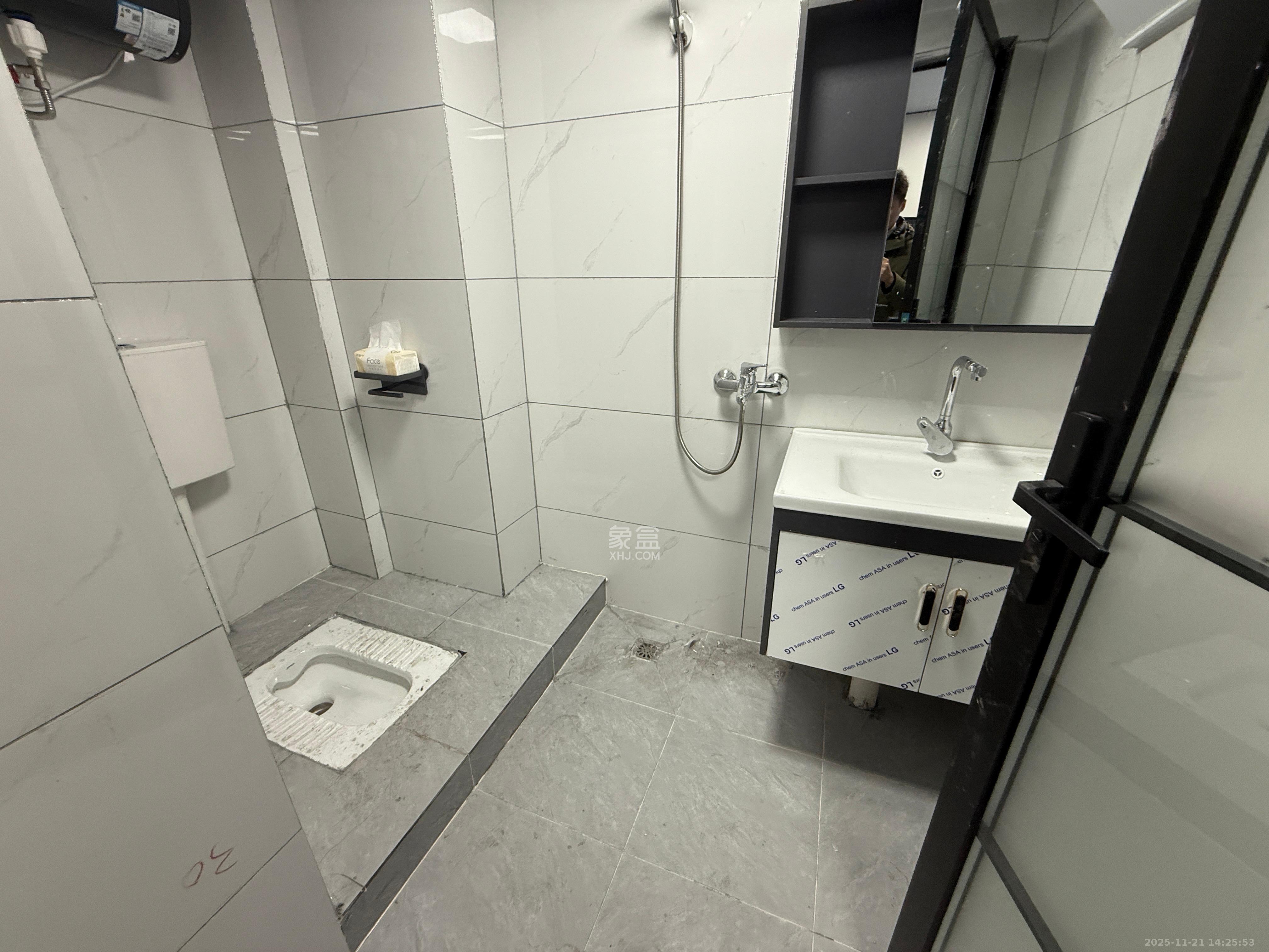 佳兆业云顶都汇 1室0厅0卫 1600.0元/月 佳兆业云顶都汇 1室0厅0卫 1600.0元/月室内图