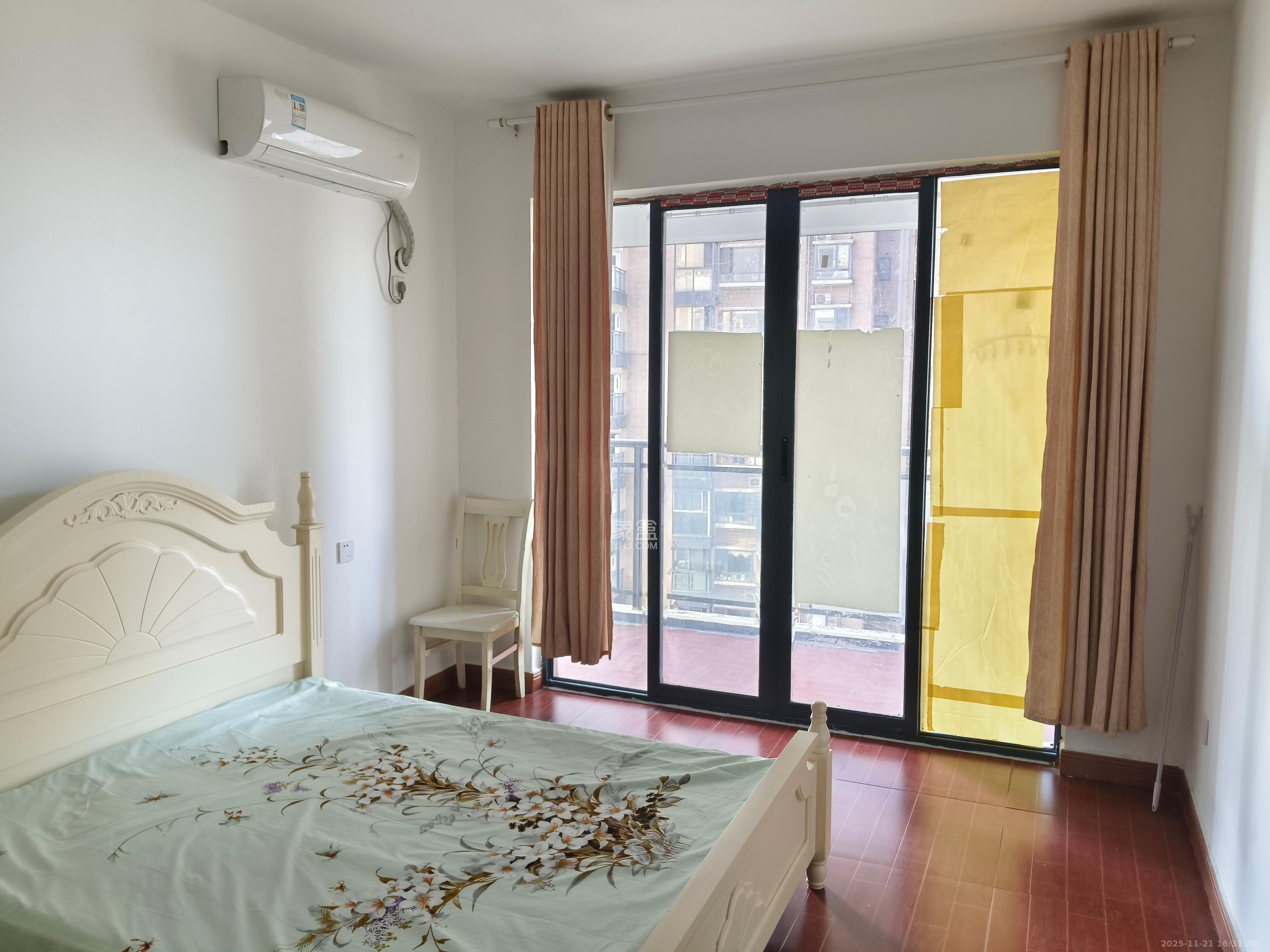 钱隆首府(福晟御园)  3室2厅2卫    2200.0元/月室内图